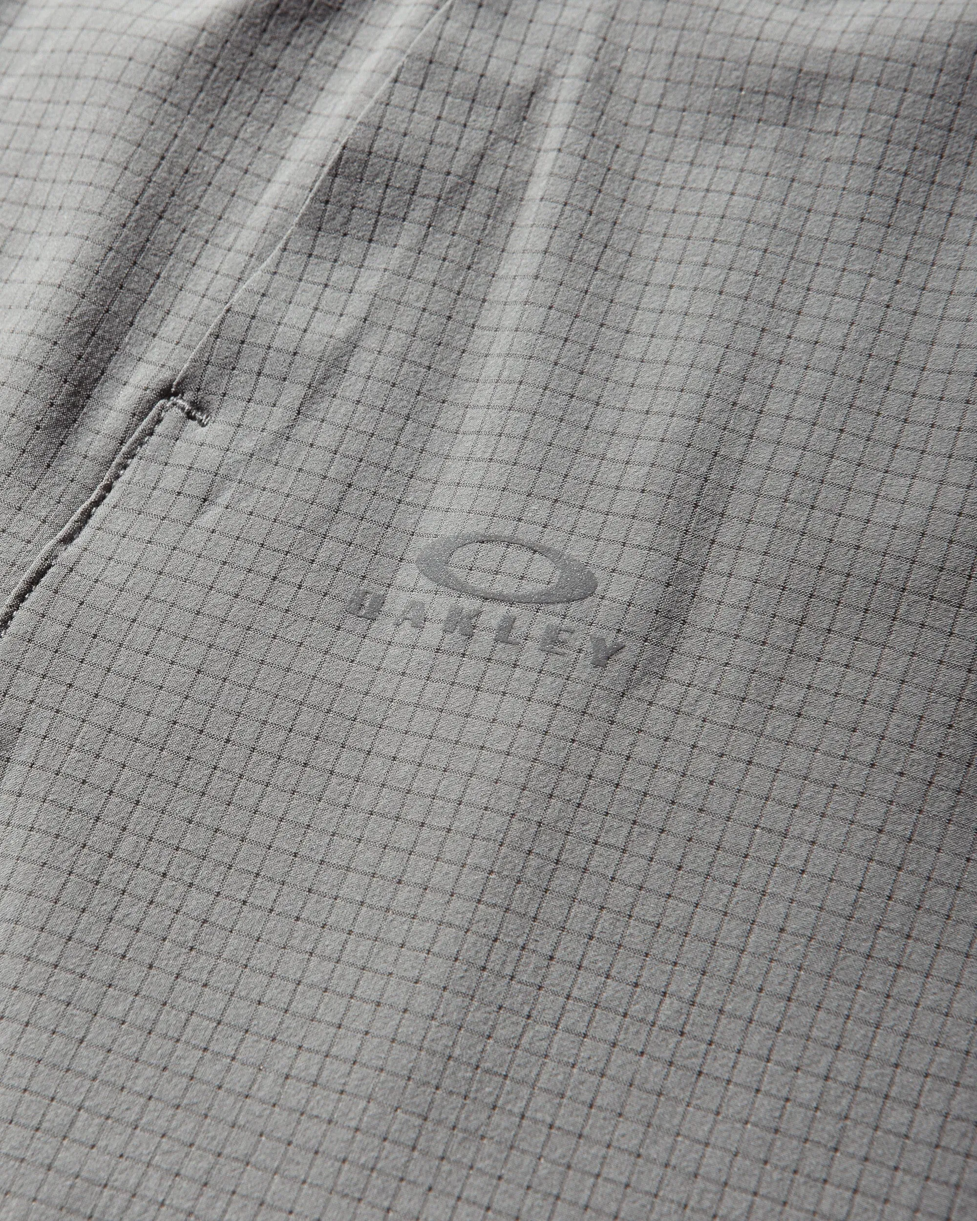 Oakley Men's Latitude Veil Shorts Cement