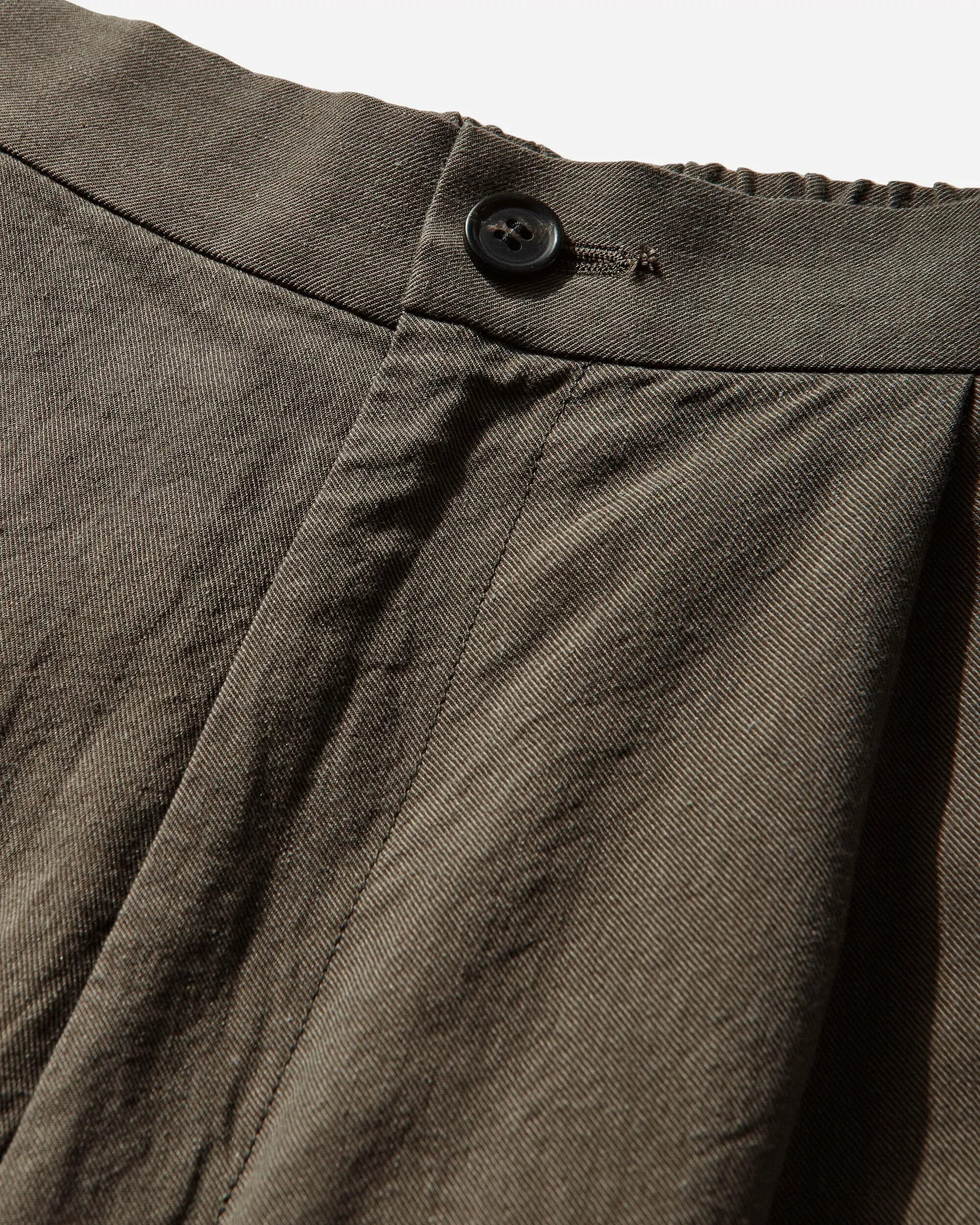 Undercover Men's Pleated Shorts Khaki