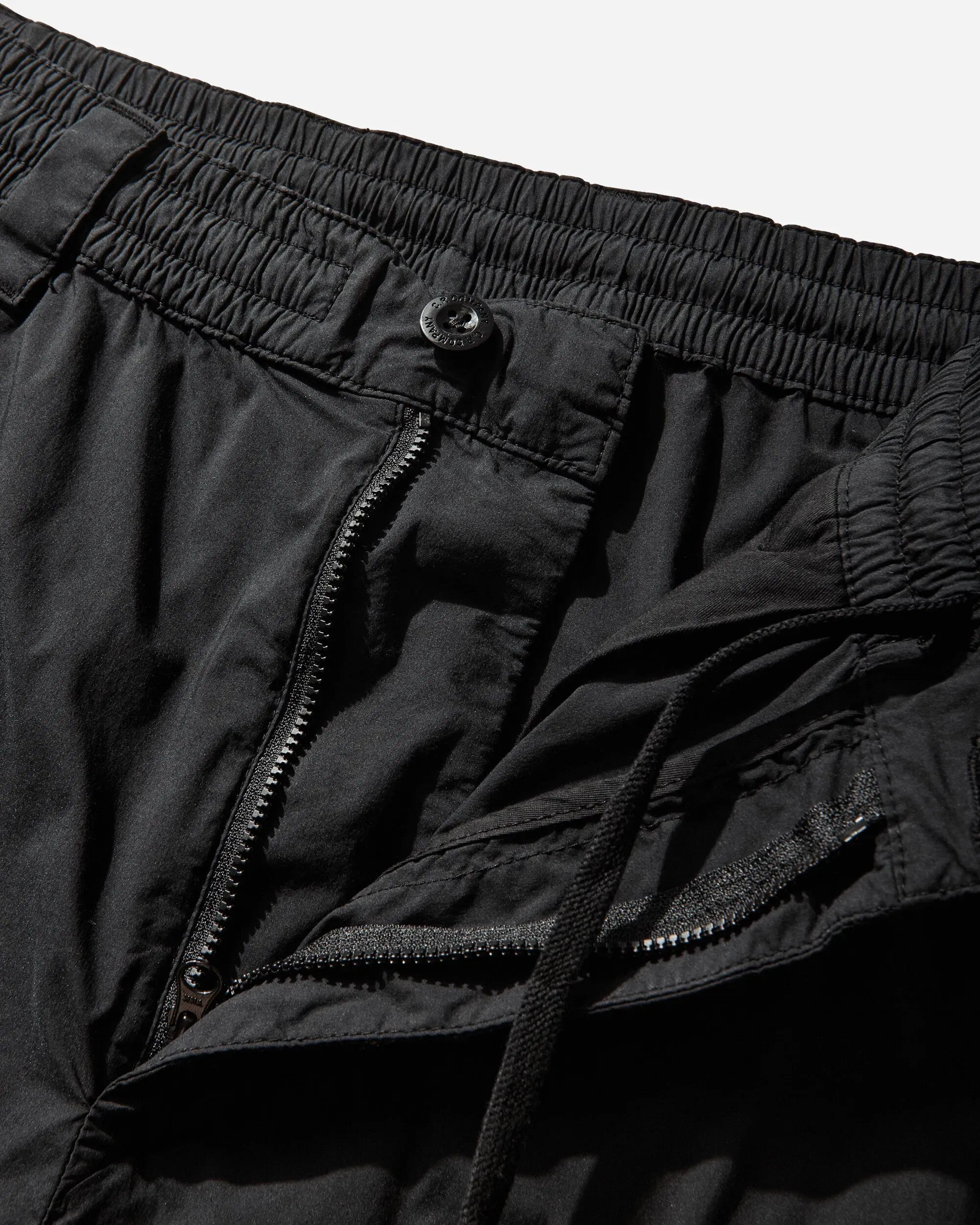 C.P. Company Men's 50 Fili Stretch Cargo Shorts Black