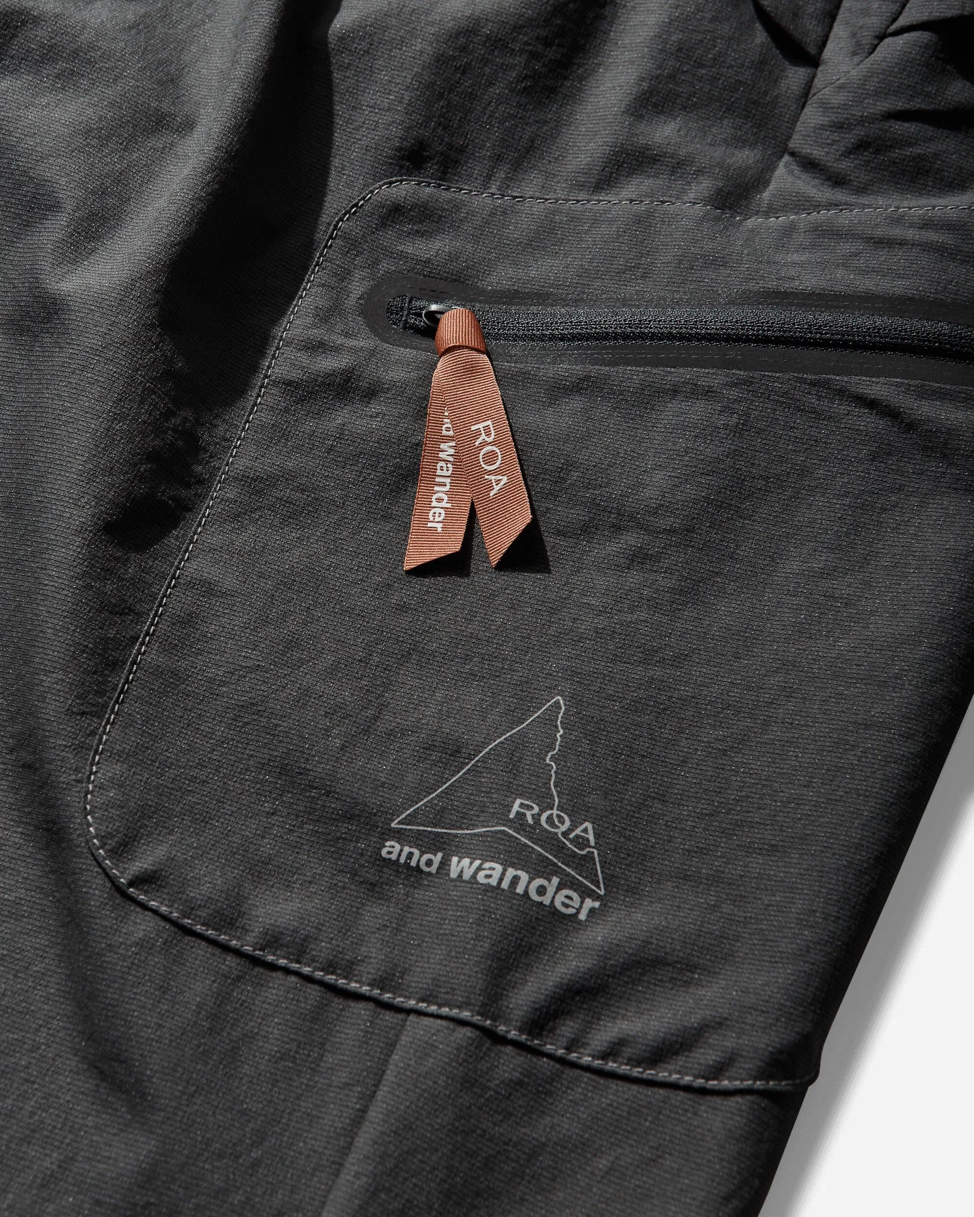 ROA and wander Breathable Pants Charcoal