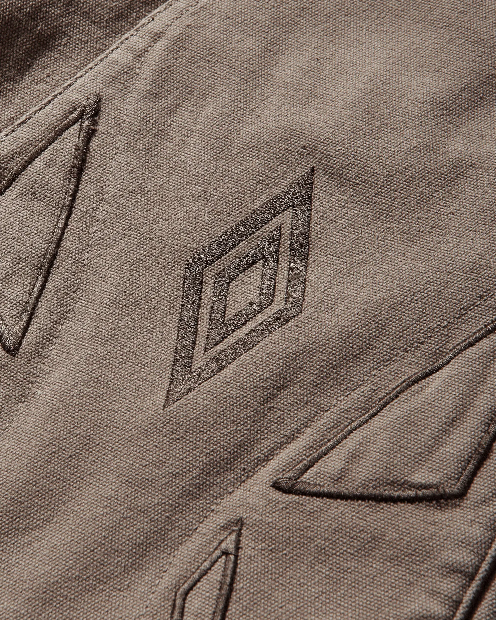 UMBRO Shinguard Canvas Shorts Greige