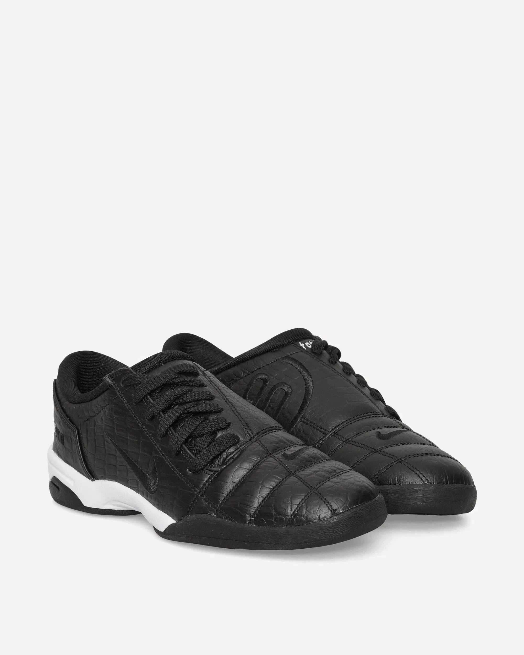 Nike Women's Total 90 Sneakers Black / White