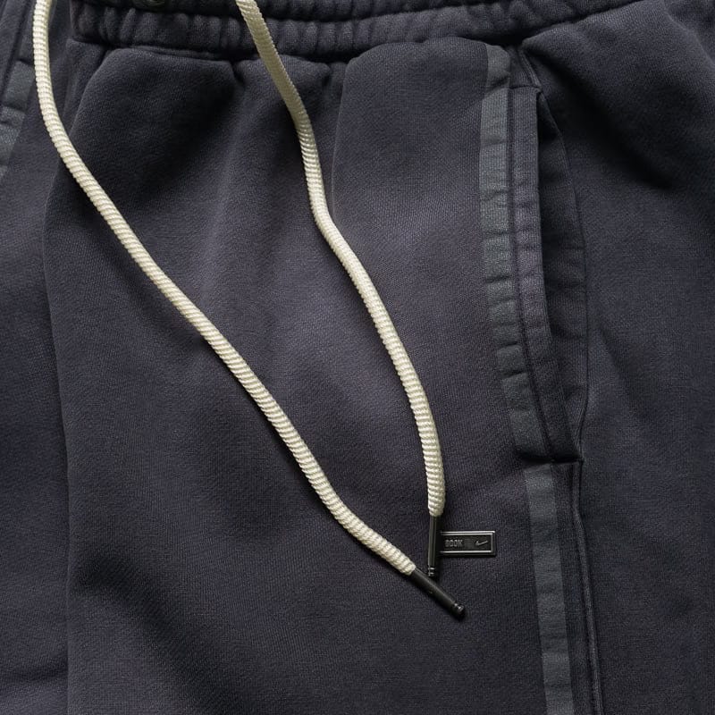 Nike Book Standard Issue Therma-FIT Basketball Shorts - Black