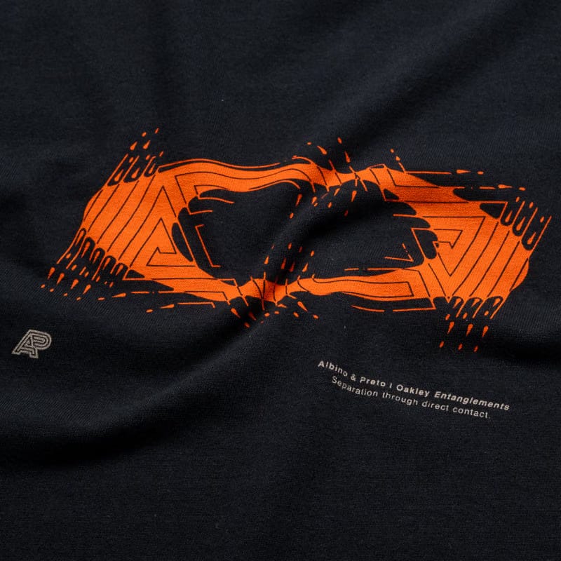 Oakley Albino & Preto x Oakley Entanglement Tee - Black