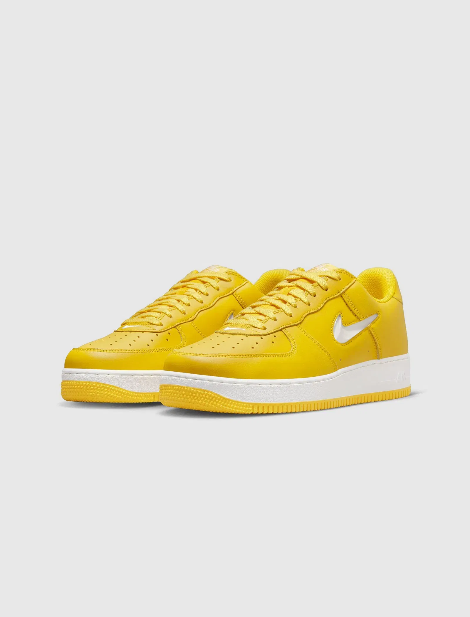 Nike AIR FORCE 1 LOW RETRO "YELLOW JEWEL"