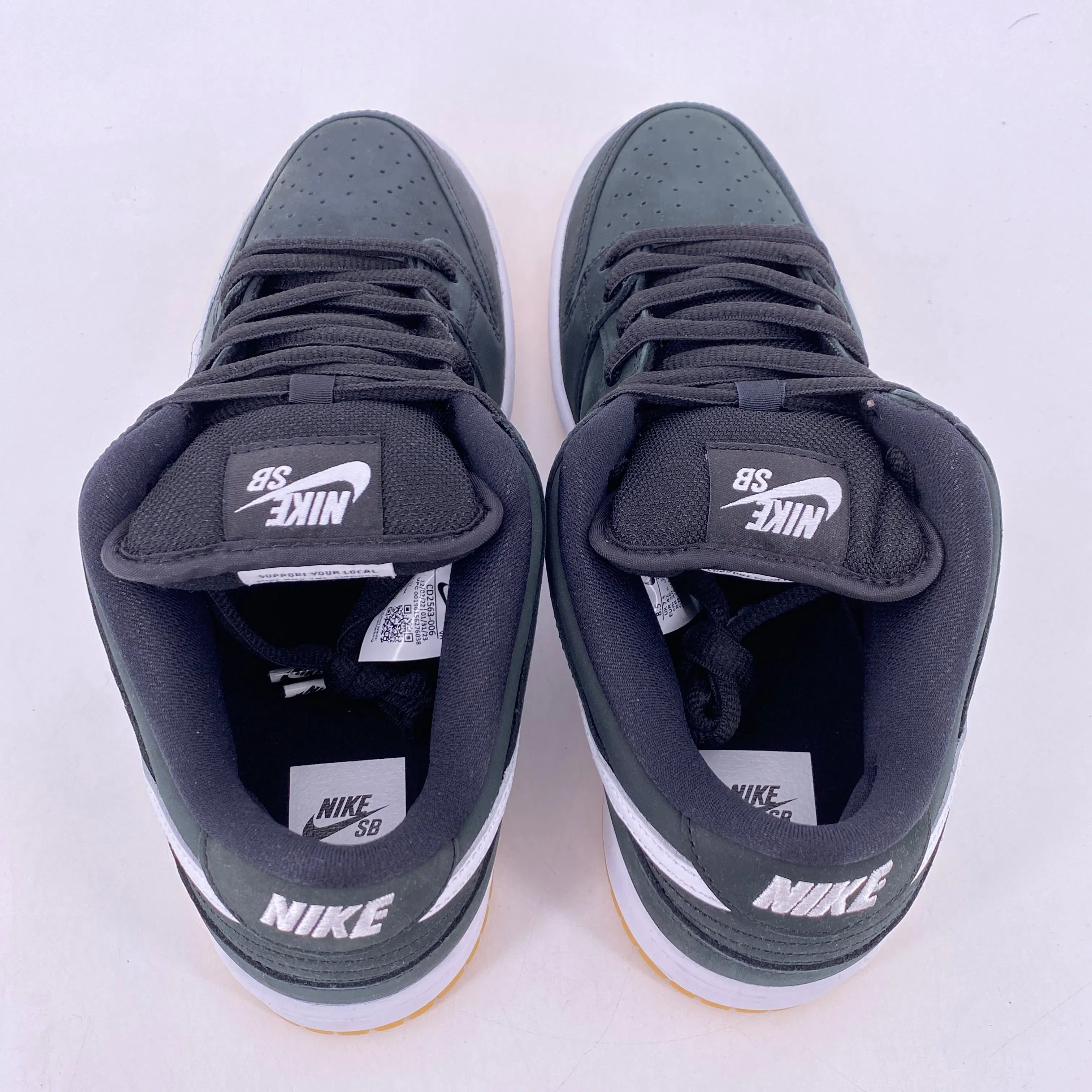 Nike SB Dunk Low "Black Gum" 2023 New Size 8.5