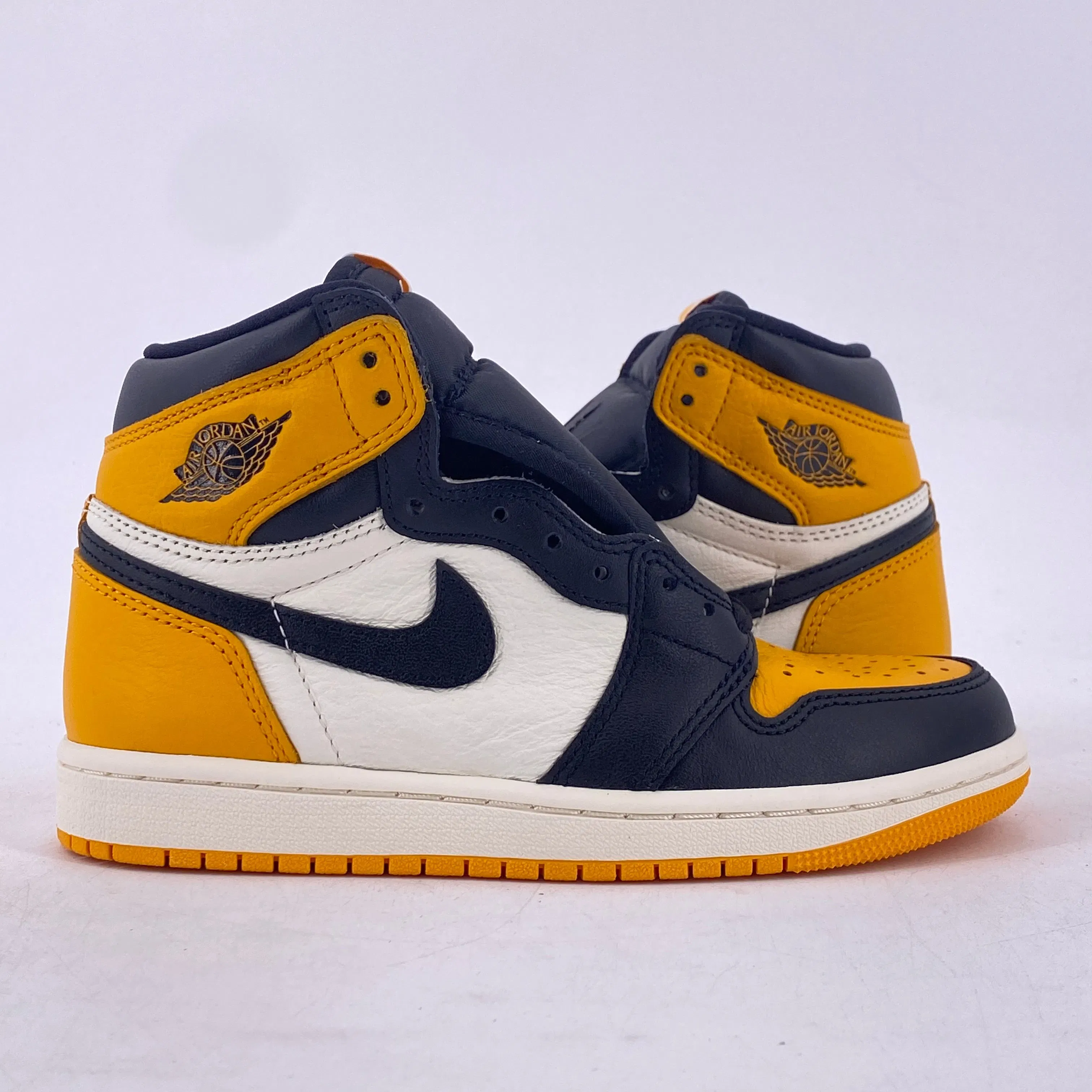 Air Jordan 1 Retro High "Taxi" 2022 New Size 4