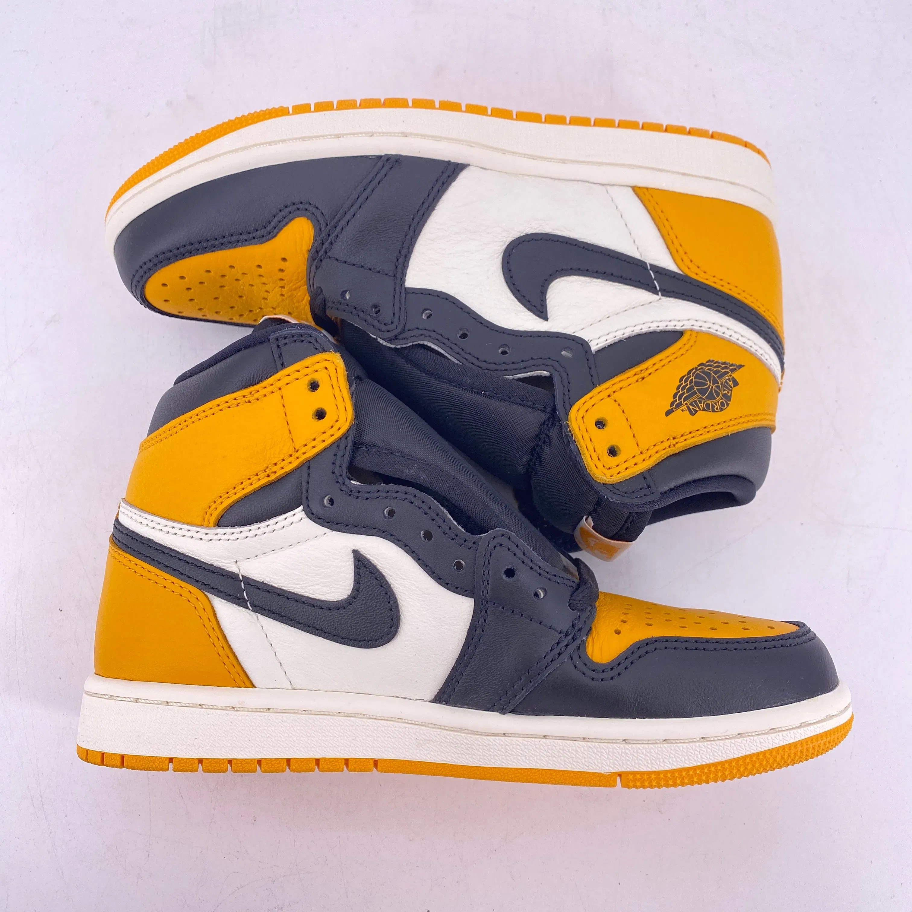 Air Jordan 1 Retro High "Taxi" 2022 New Size 4