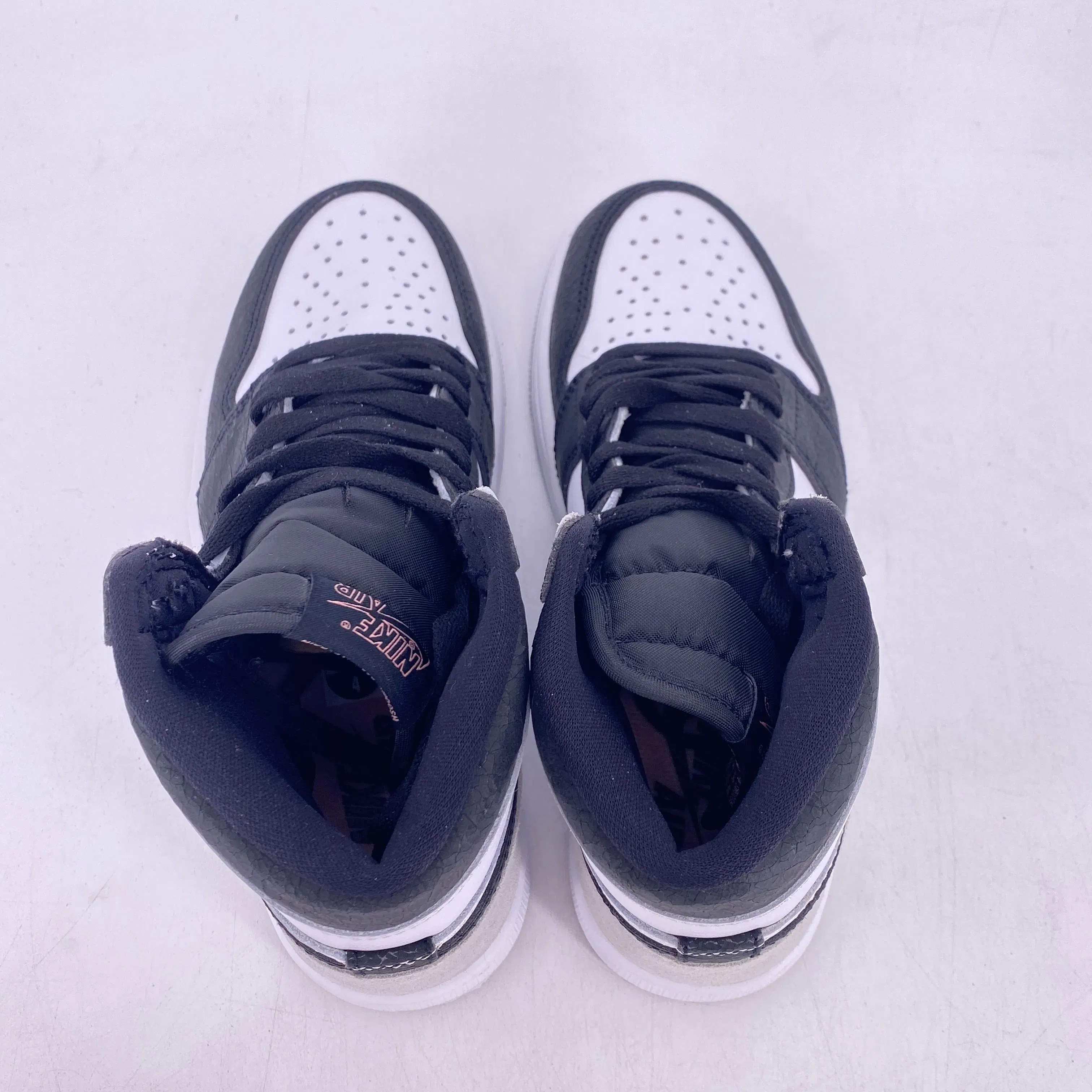 Air Jordan 1 Retro High "Bleached Coral" 2022 New Size 4
