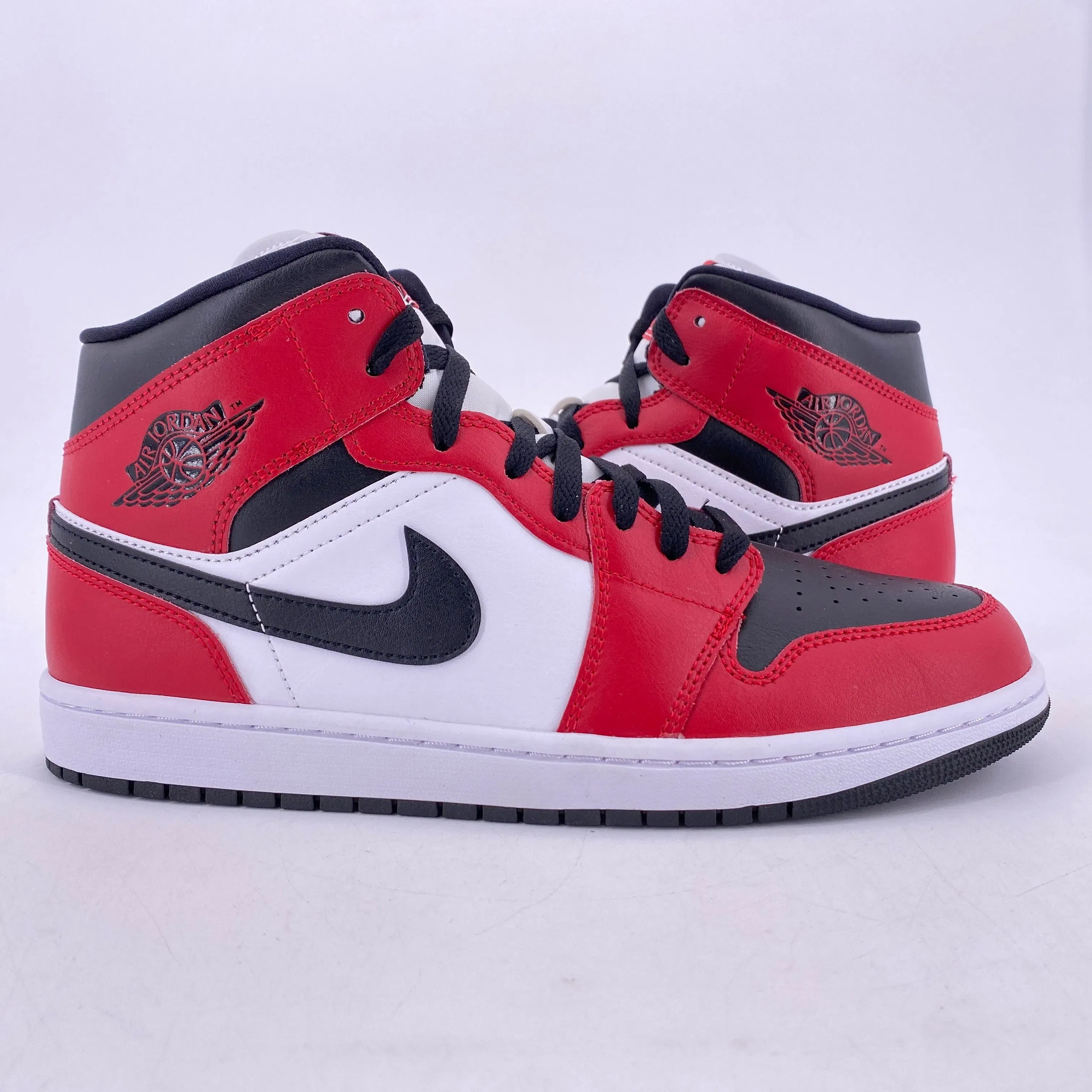 Air Jordan 1 Mid "Chicago Toe" 2020 New Size 10.5