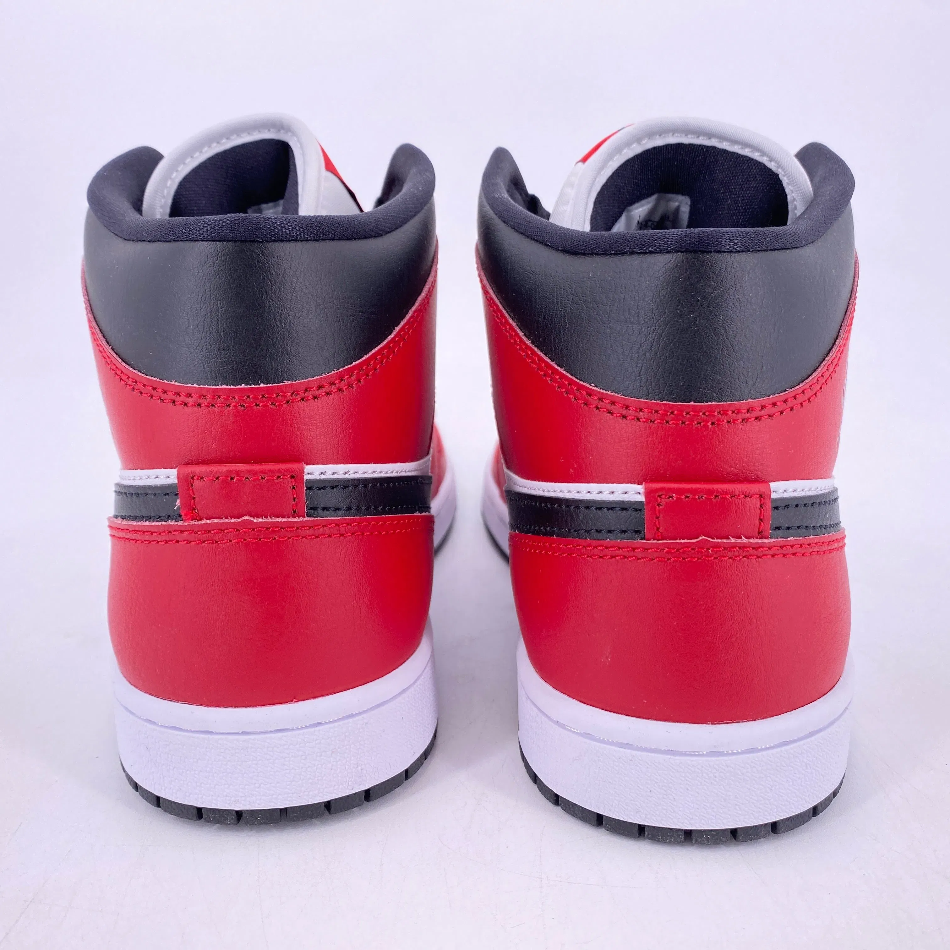 Air Jordan 1 Mid "Chicago Toe" 2020 New Size 10.5