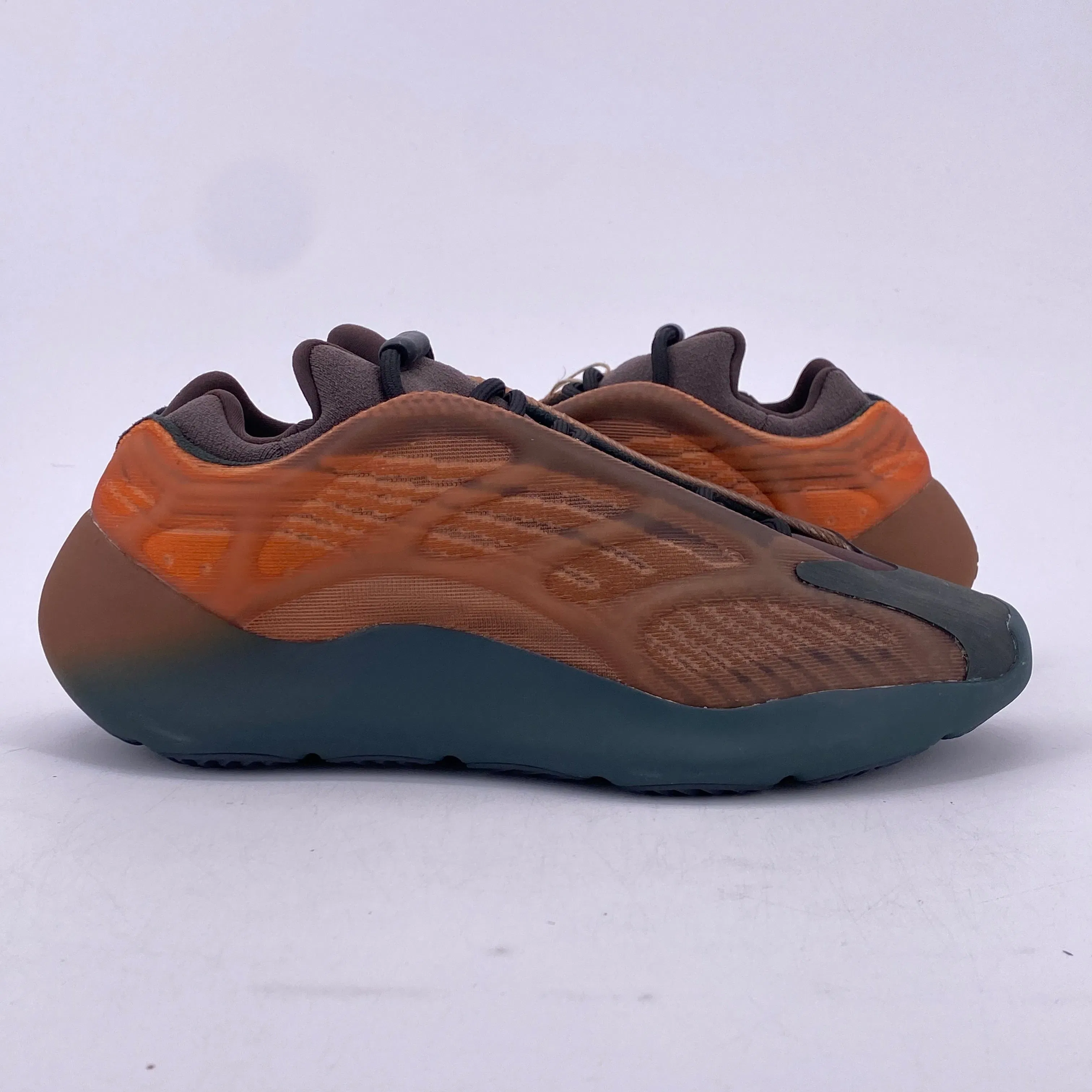 Yeezy 700 v3 "Copper Fade" 2021 New Size 8