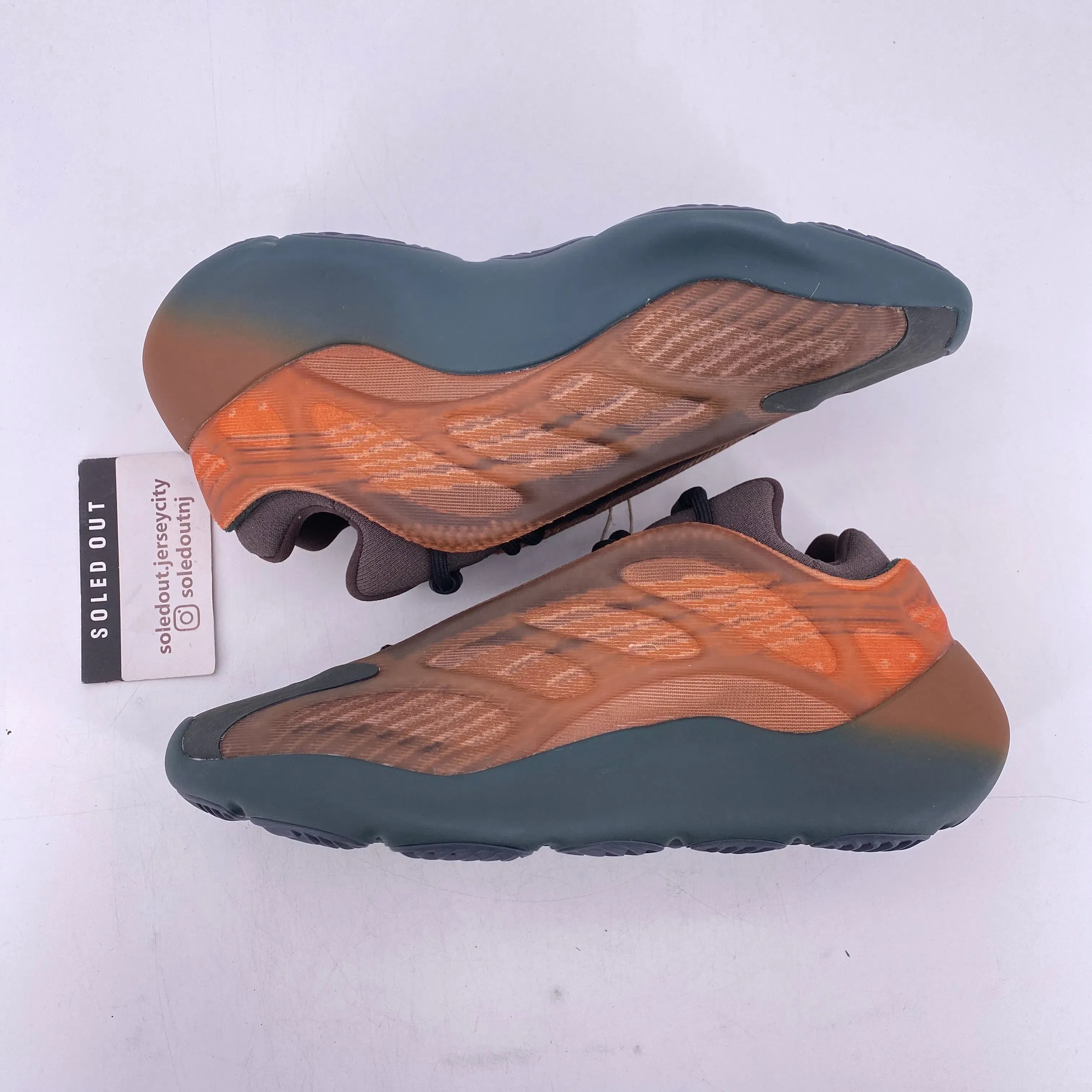 Yeezy 700 v3 "Copper Fade" 2021 New Size 8