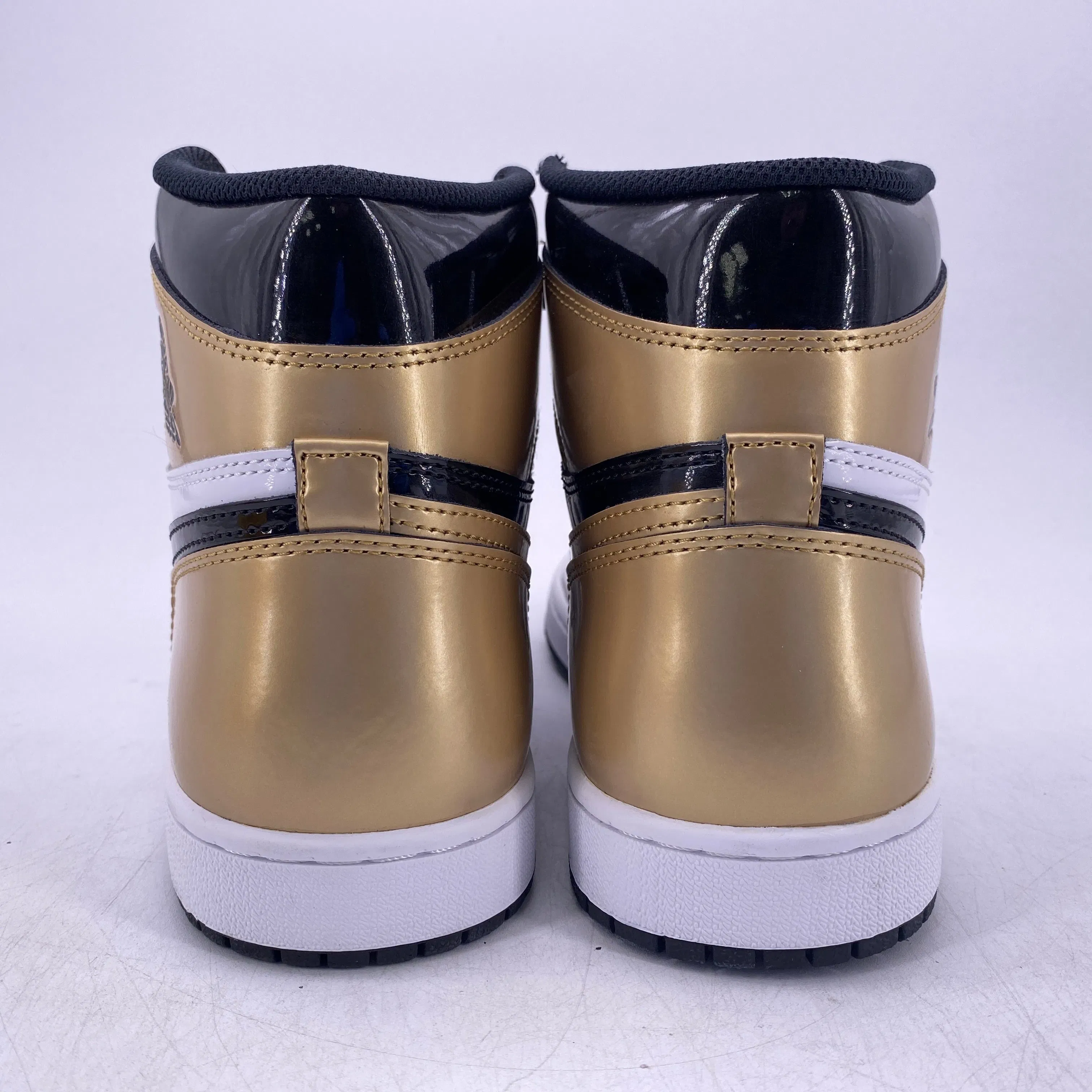 Air Jordan 1 Retro High "Gold Toe" 2018 New Size 10.5