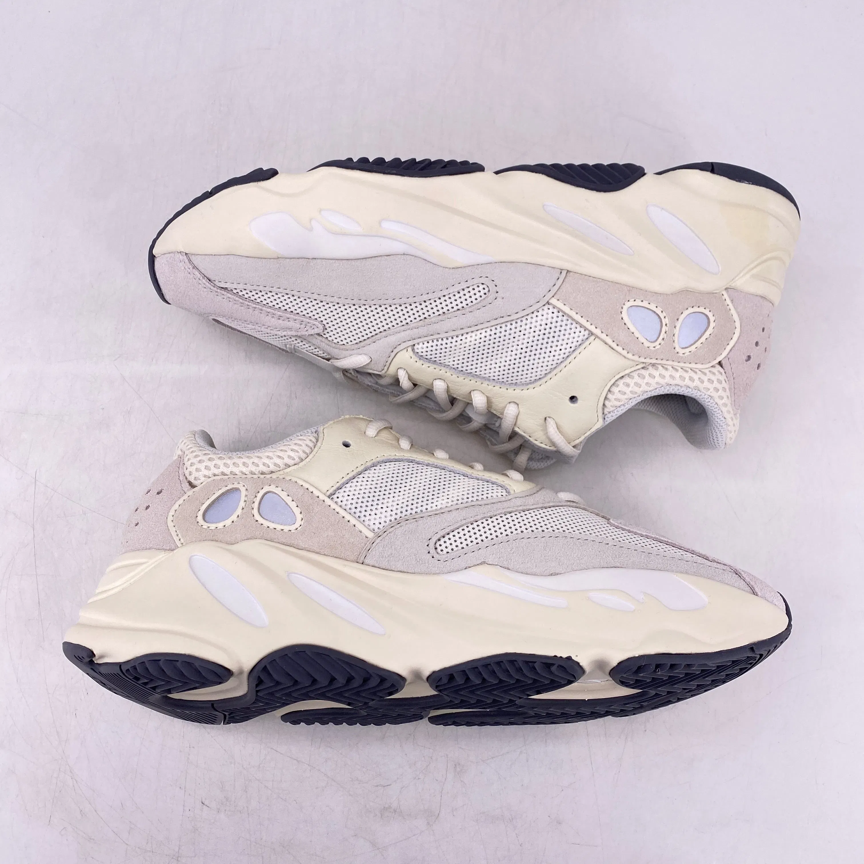 Yeezy 700 "Analog" 2019 New Size 8.5