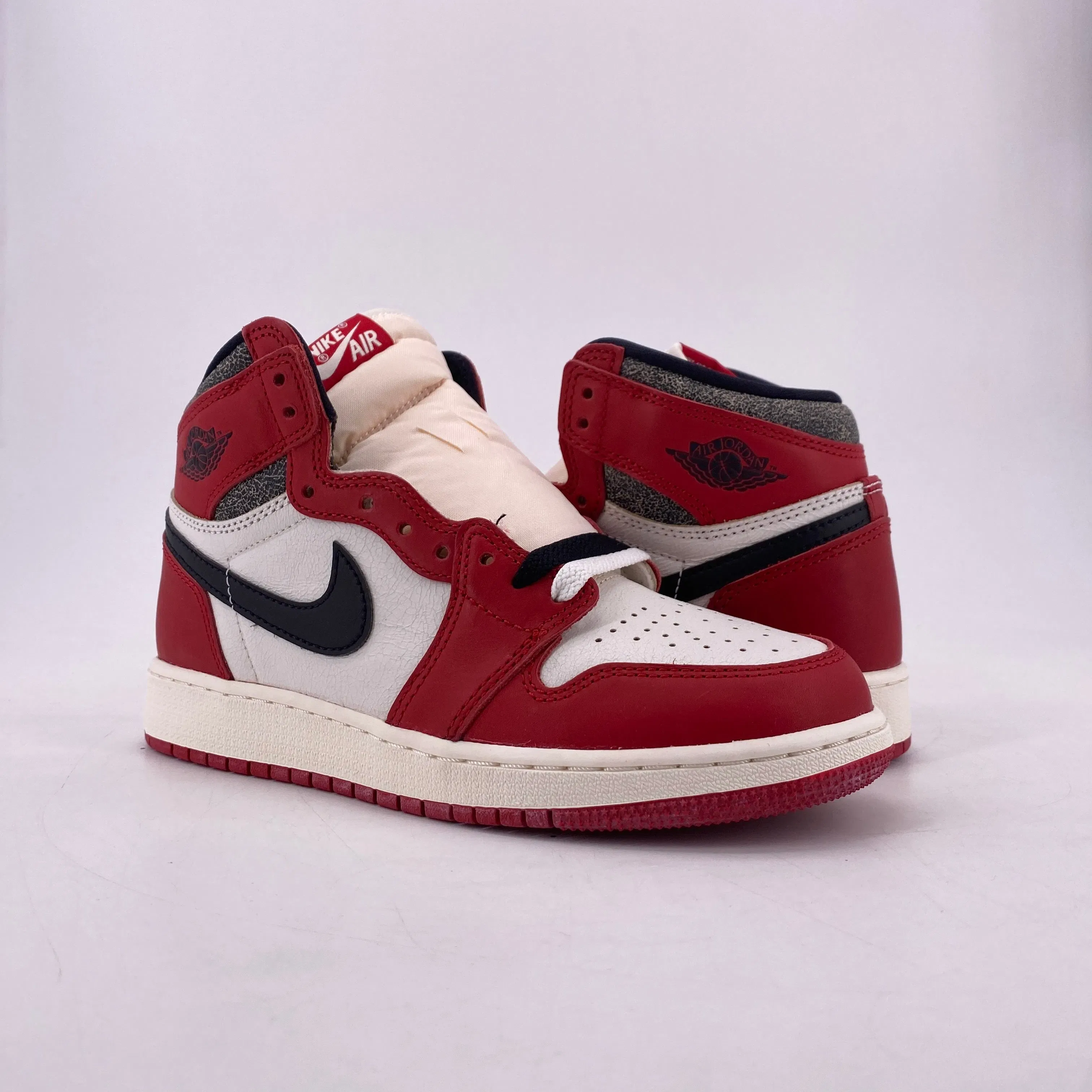 Air Jordan (GS) 1 Retro High OG "Lost And Found" 2022 New Size 5Y
