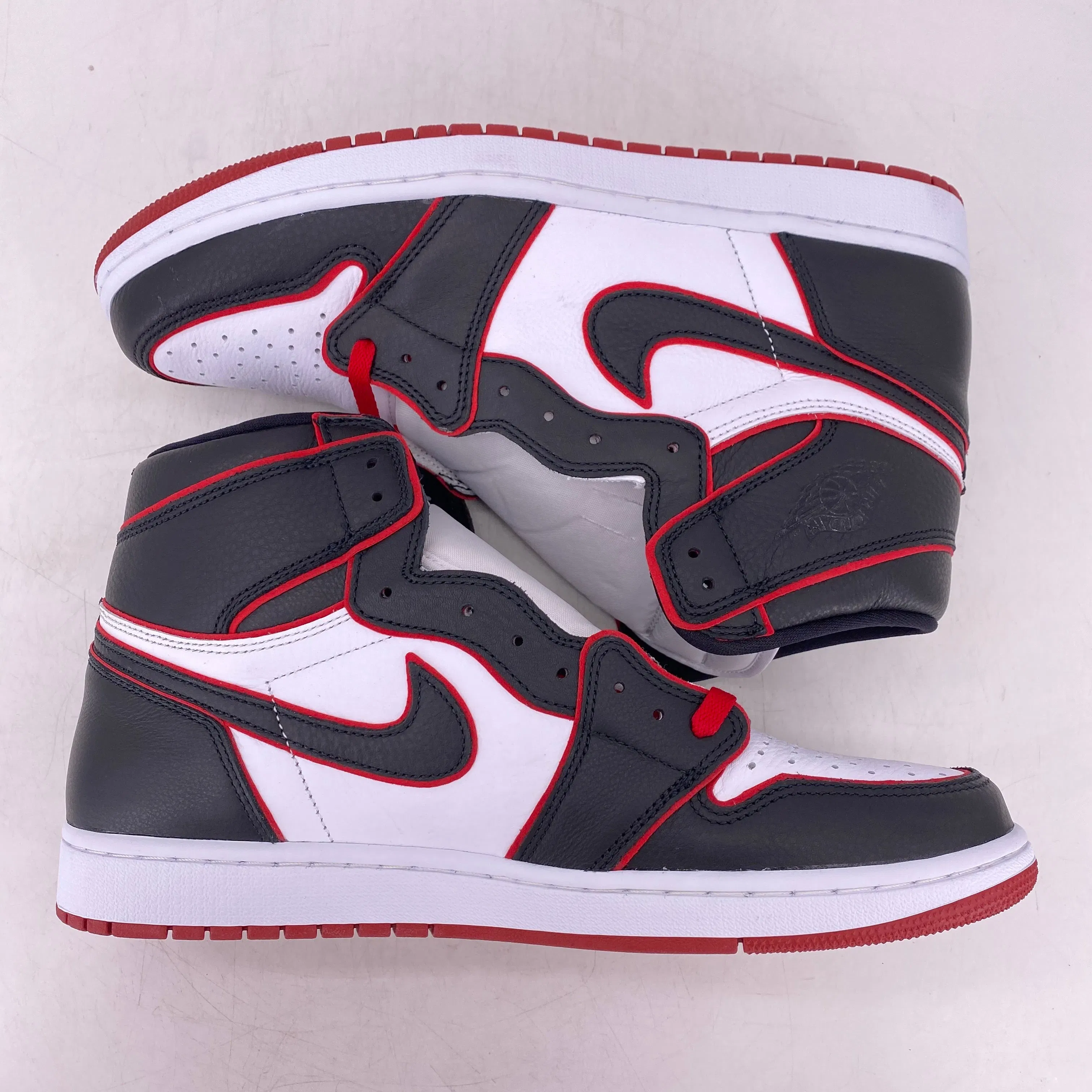 Air Jordan 1 Retro High OG "Bloodline" 2019 New Size 13