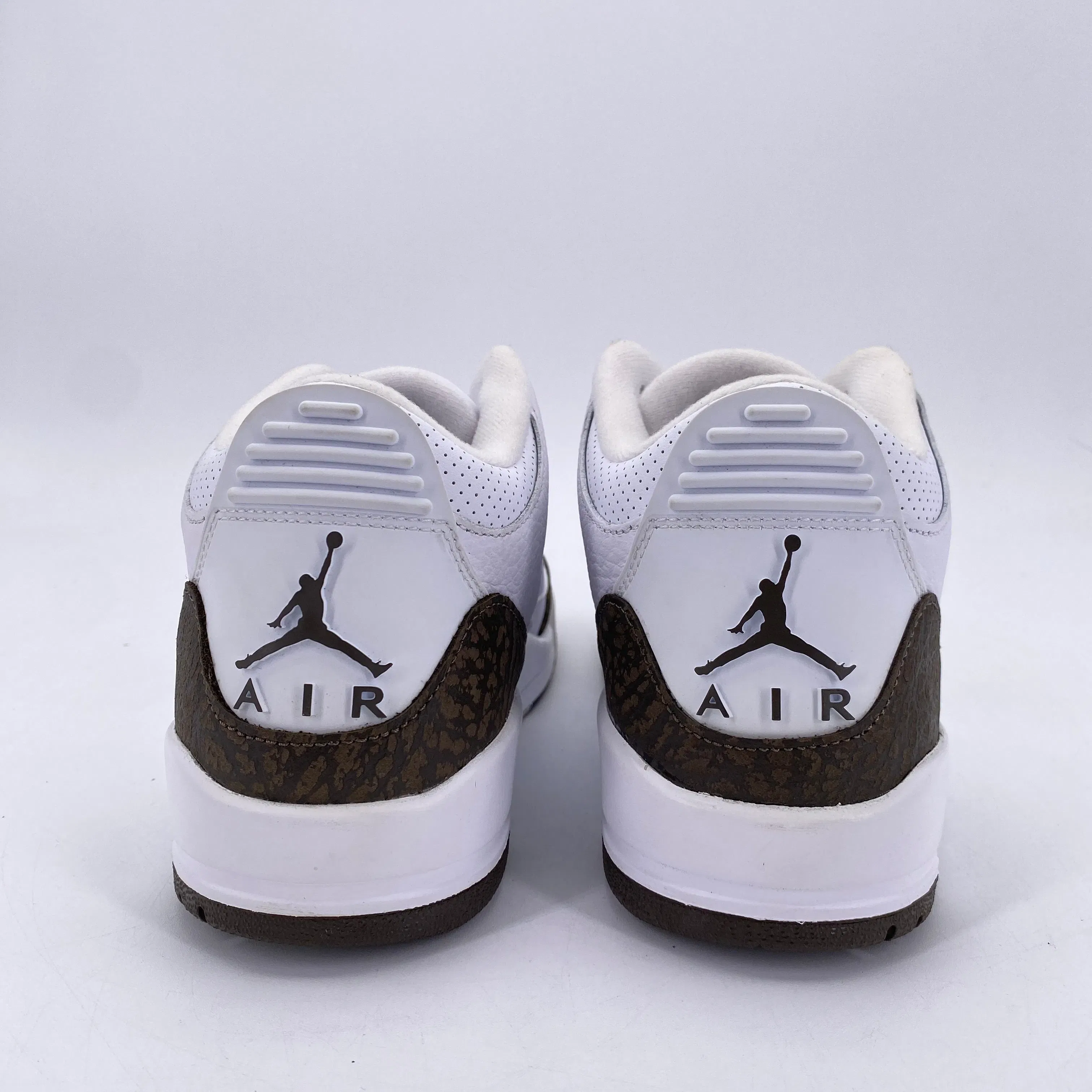 Air Jordan 3 Retro "Mocha" 2018 New Size 7
