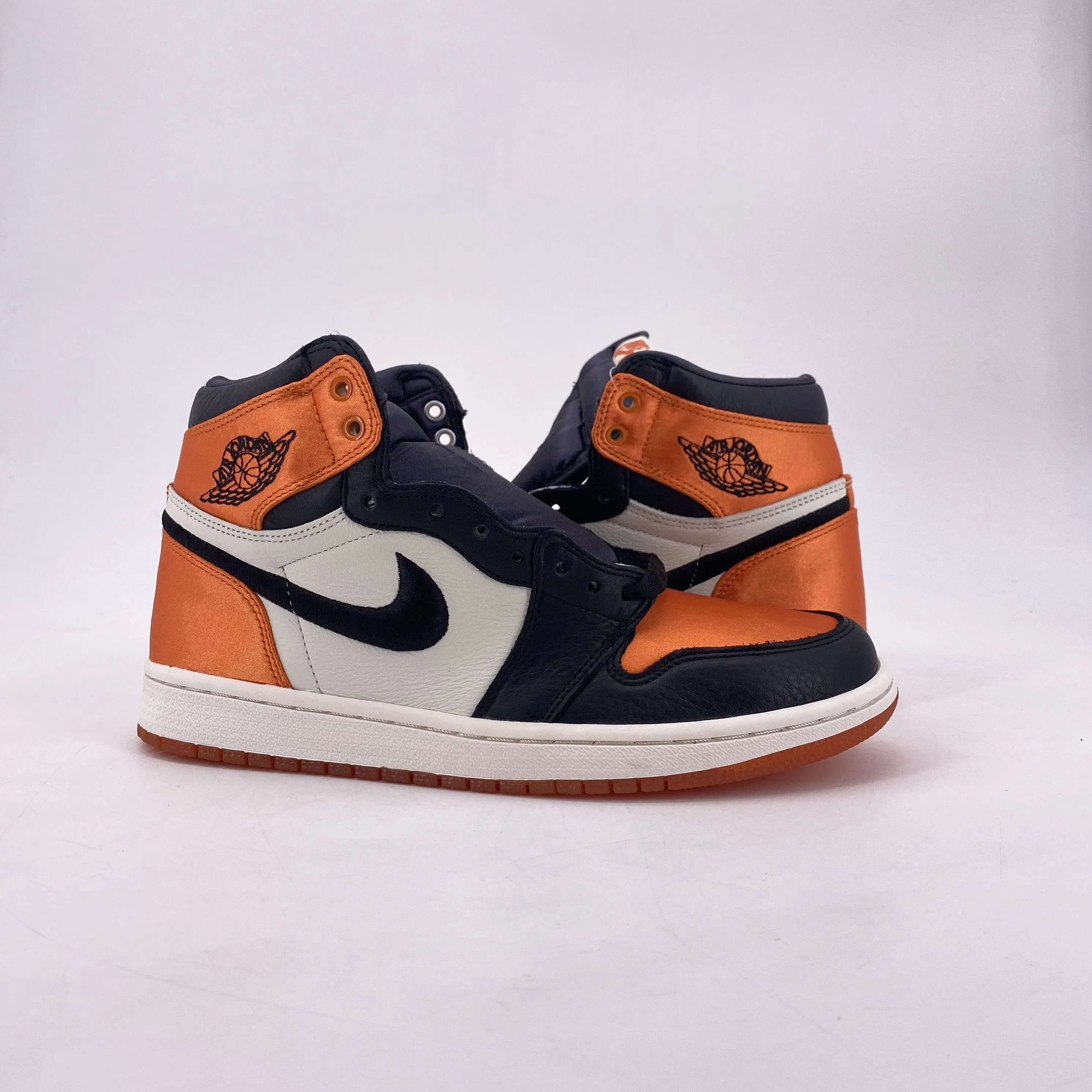 Air Jordan (W) 1 Retro High OG "Satin Sbb" 2018 New Size 8.5W