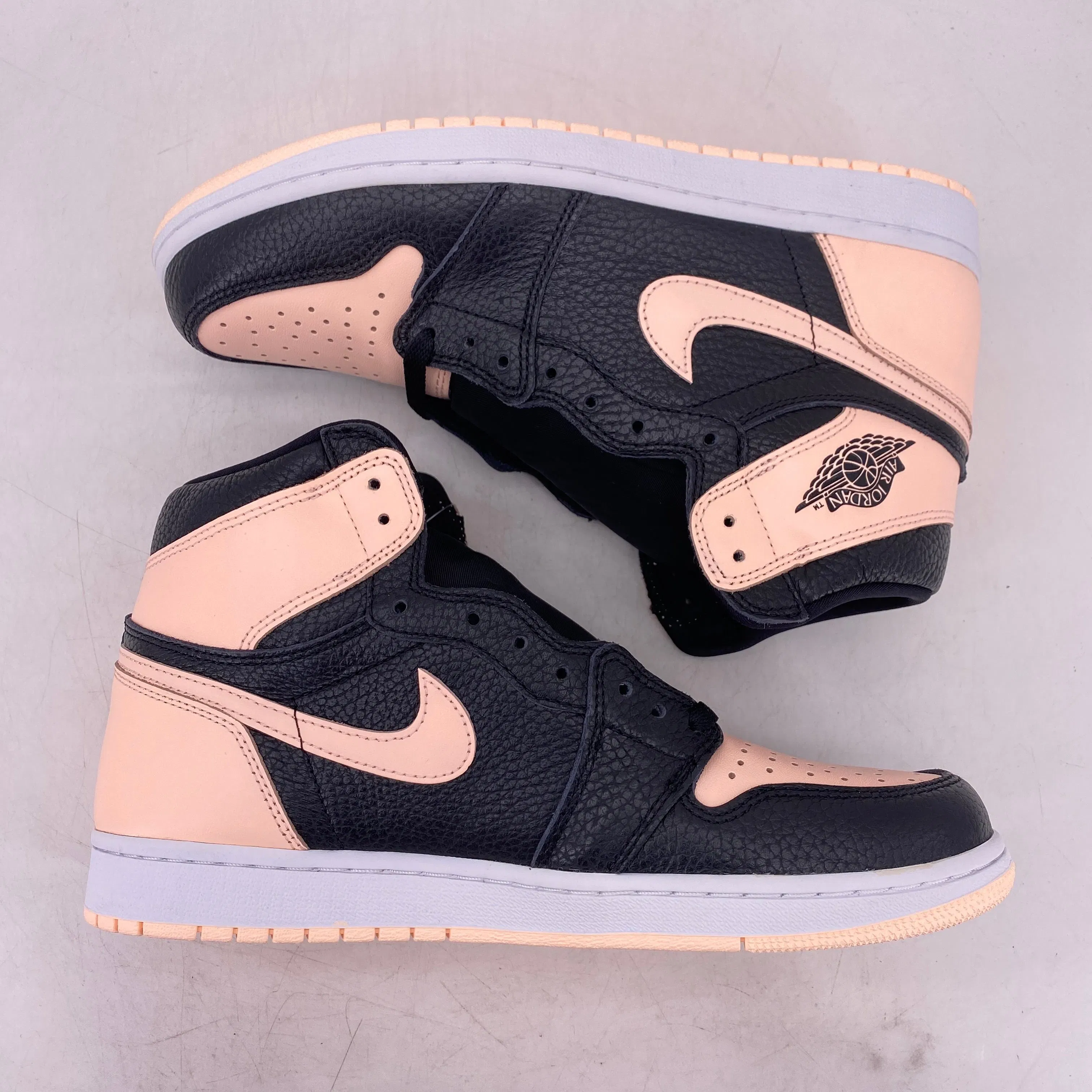 Air Jordan 1 Retro High OG "Crimson Tint" 2019 New Size 10.5