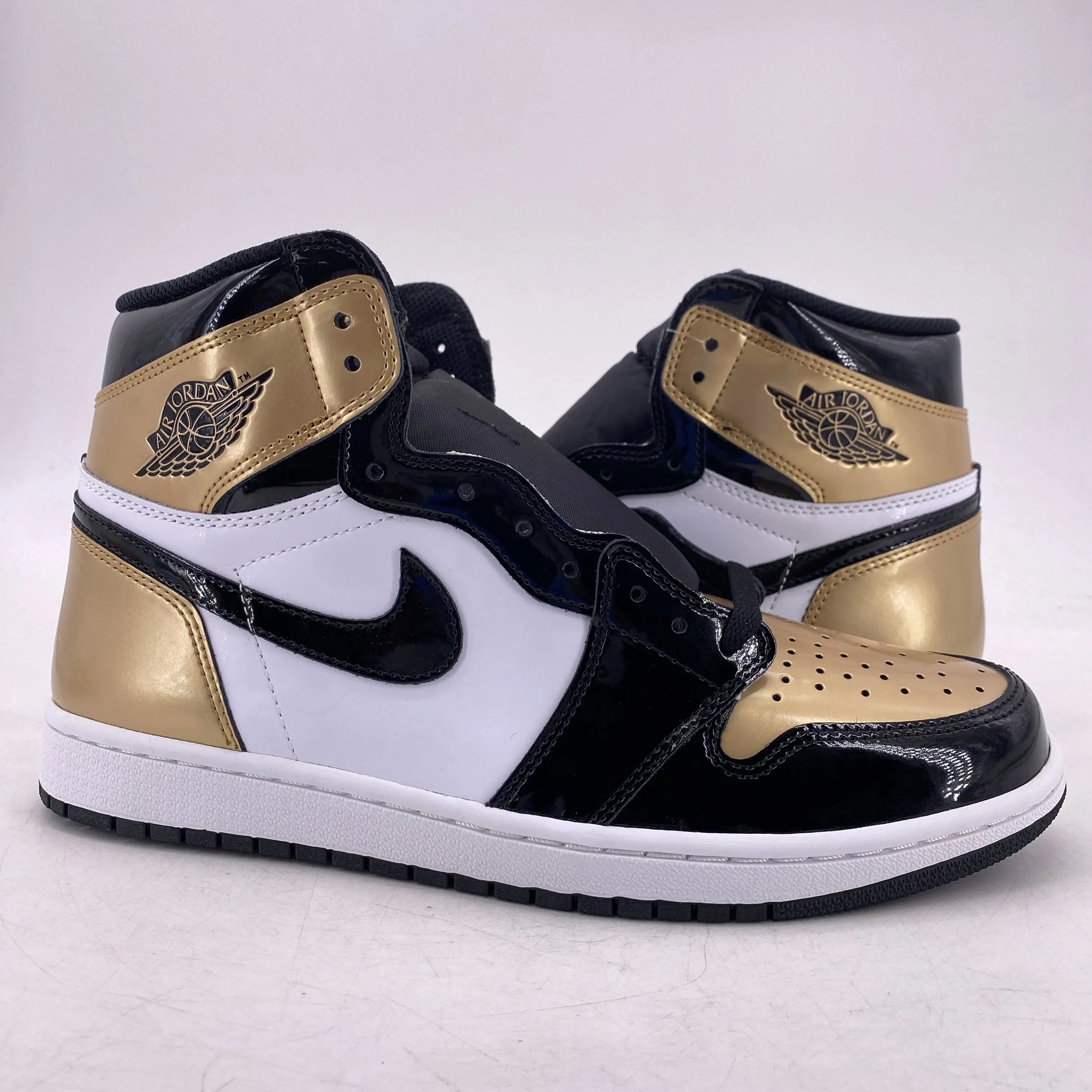Air Jordan 1 Retro High OG "Gold Toe" 2018 New Size 10.5