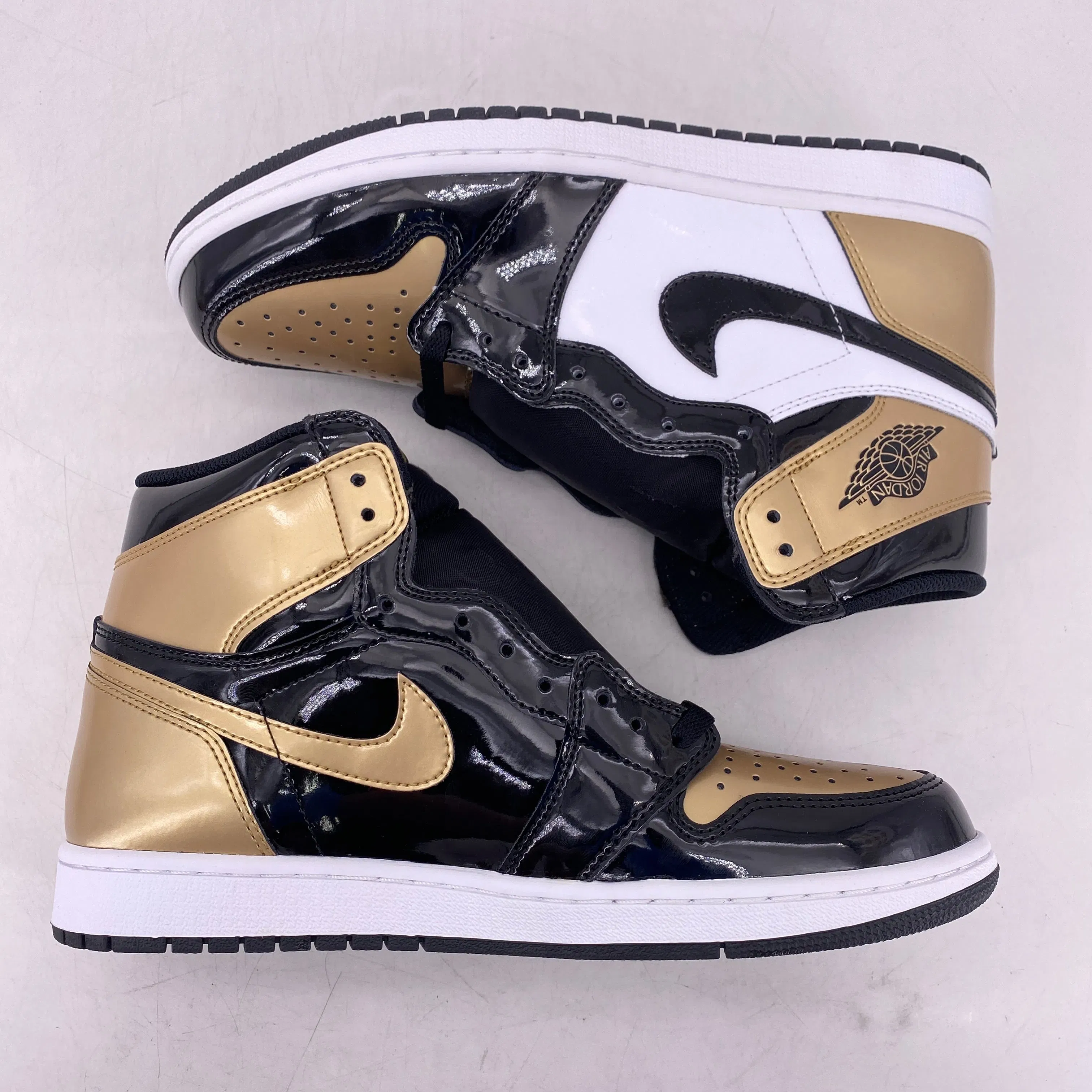 Air Jordan 1 Retro High OG "Gold Toe" 2018 New Size 10.5