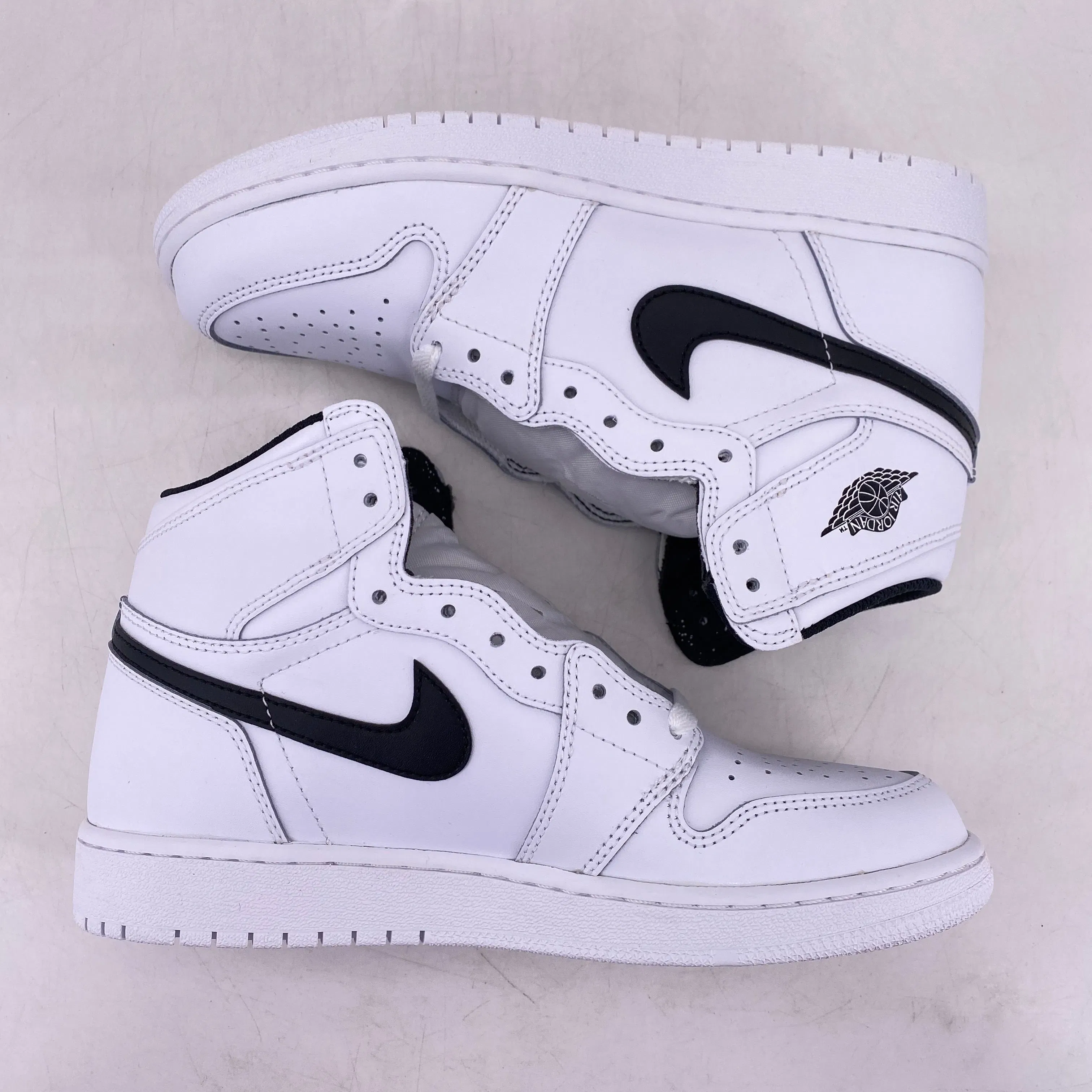 Air Jordan (GS) 1 Retro High OG "Ying Yang White" 2016 New Size 6.5Y