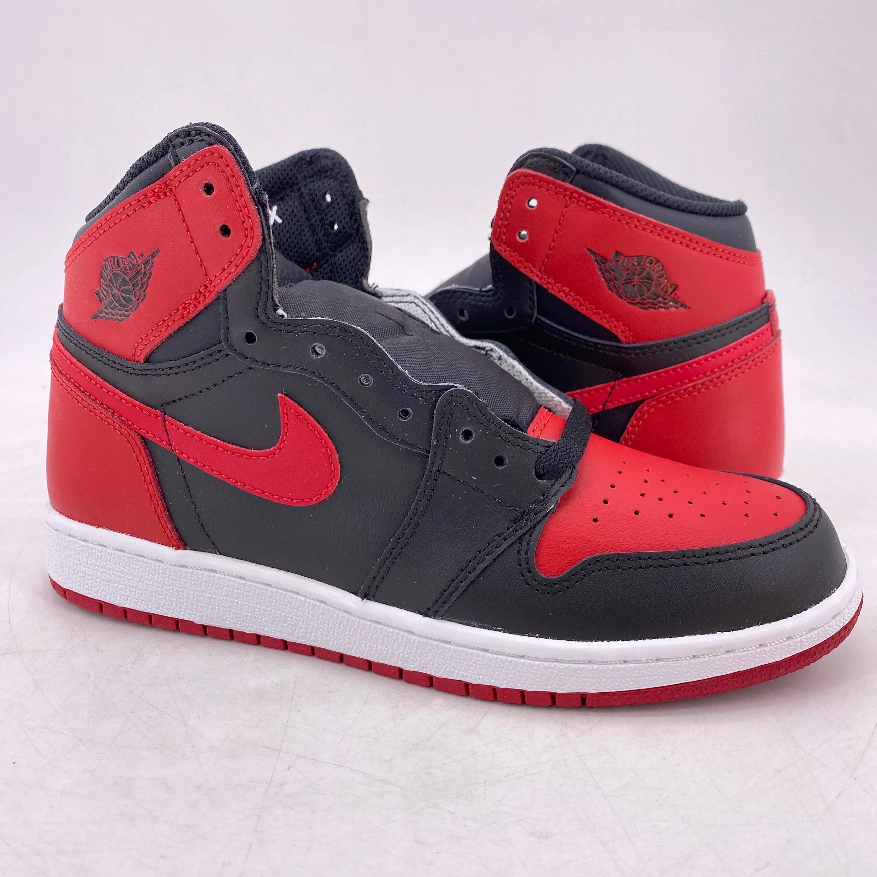 Air Jordan (GS) 1 Retro High OG "Banned" 2016 New Size 6Y