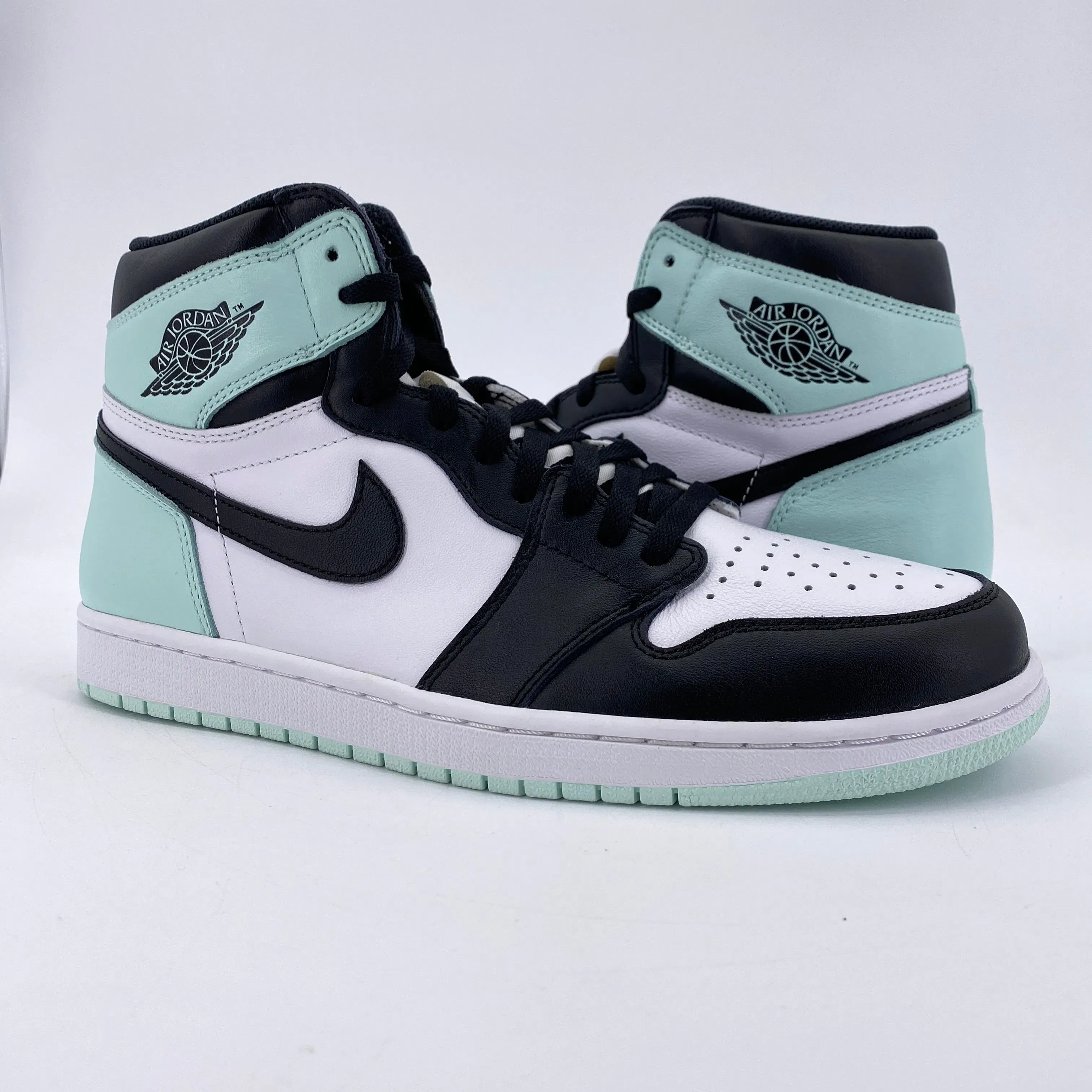 Air Jordan 1 Retro High OG "Igloo" 2017 New Size 11.5