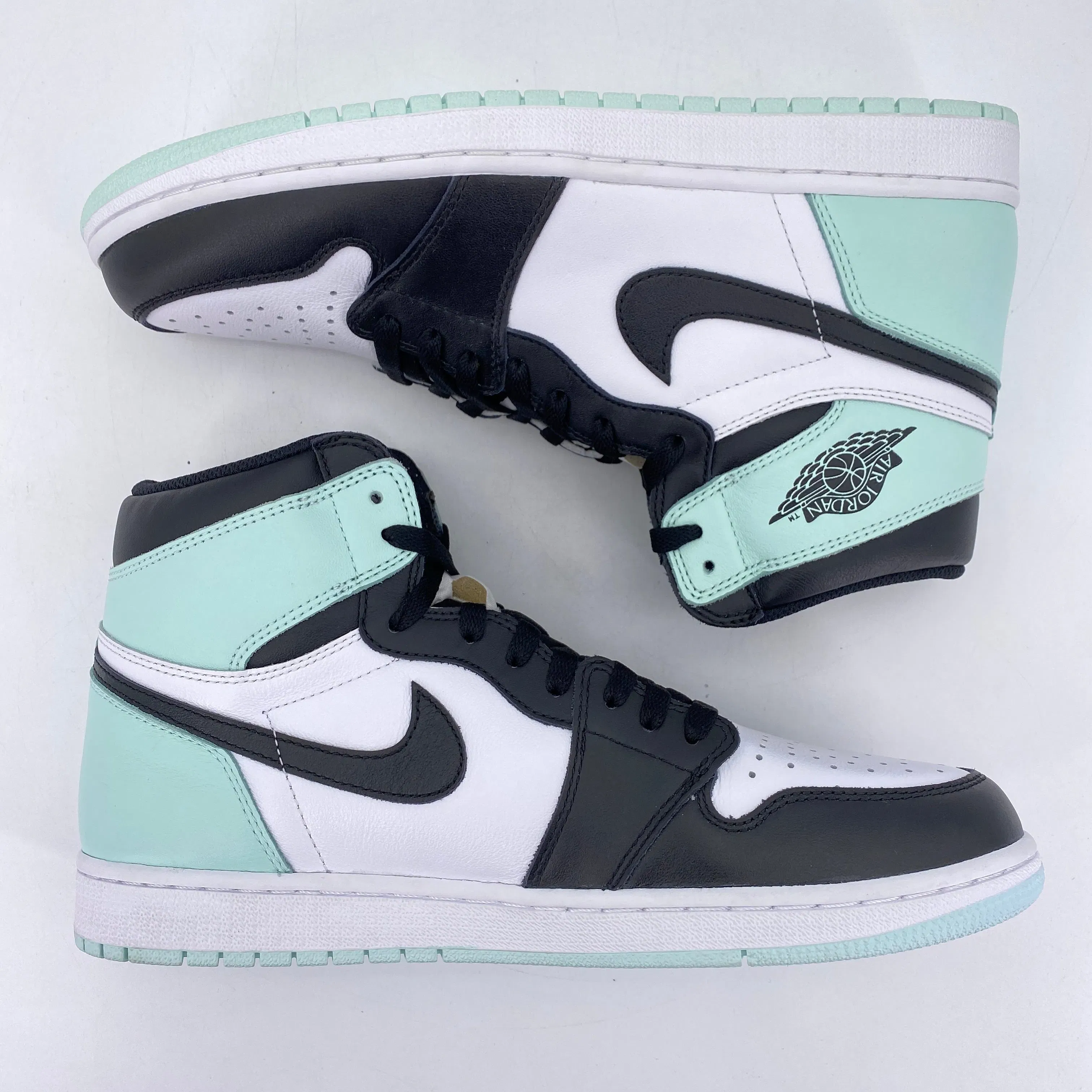 Air Jordan 1 Retro High OG "Igloo" 2017 New Size 11.5