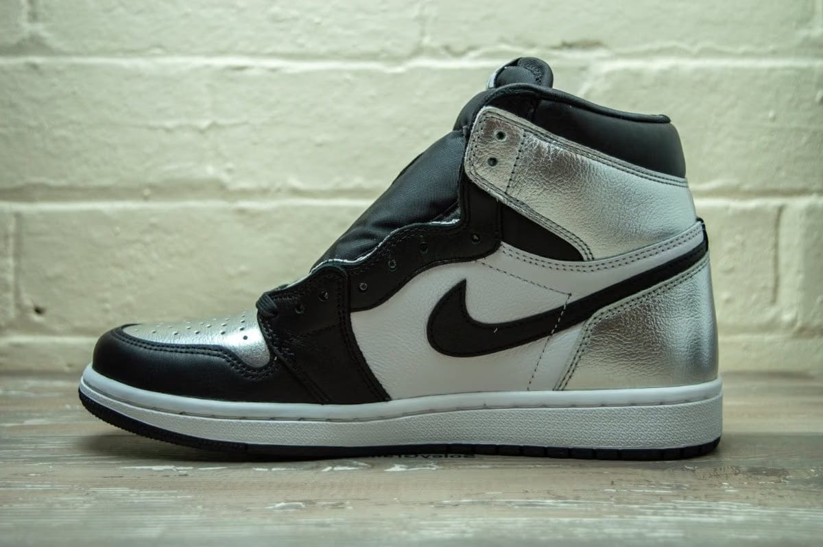Nike Air Jordan 1 Retro High Silver Toe CD0461 001