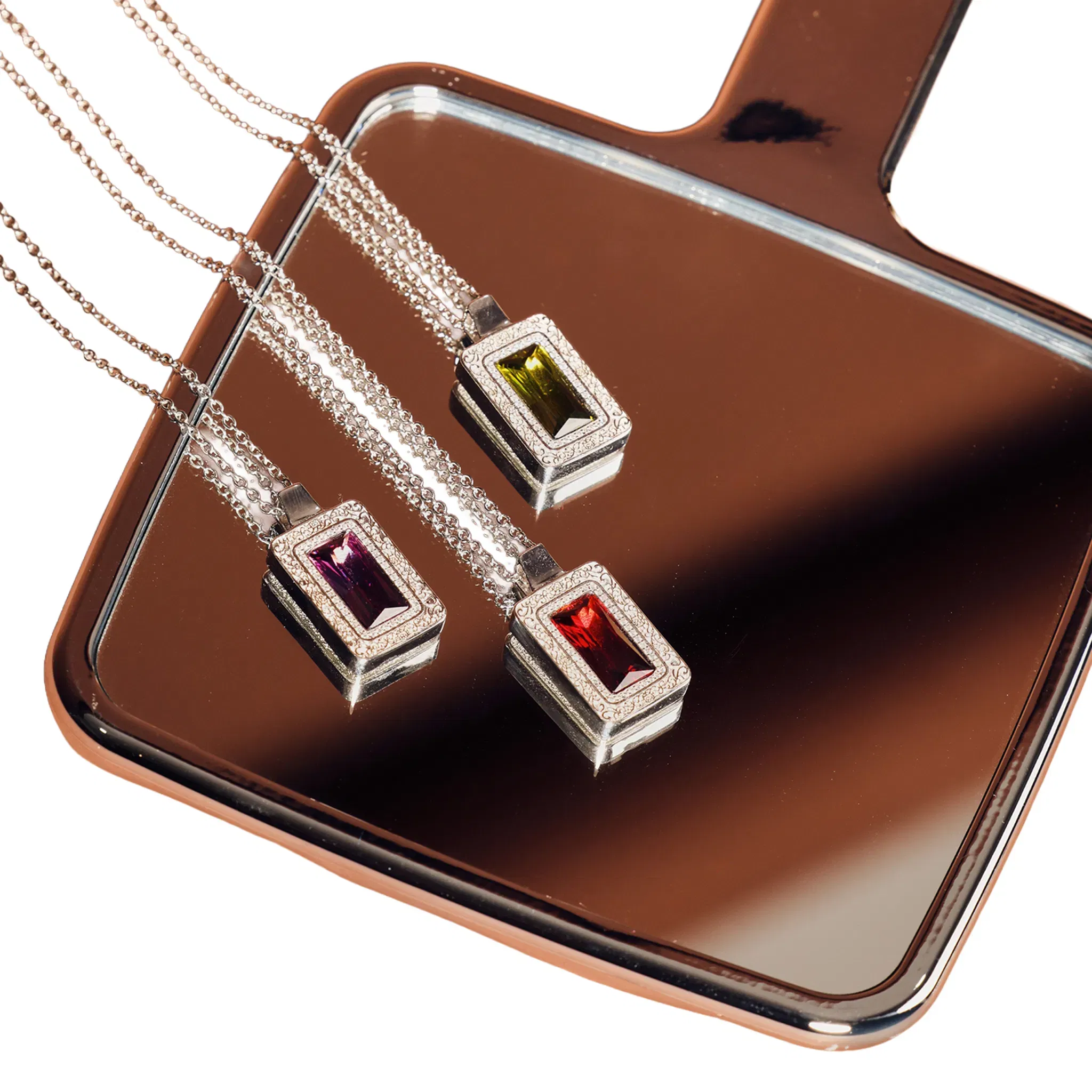 EK Collection Crown Jewel Necklace Silver/Red (SS25)