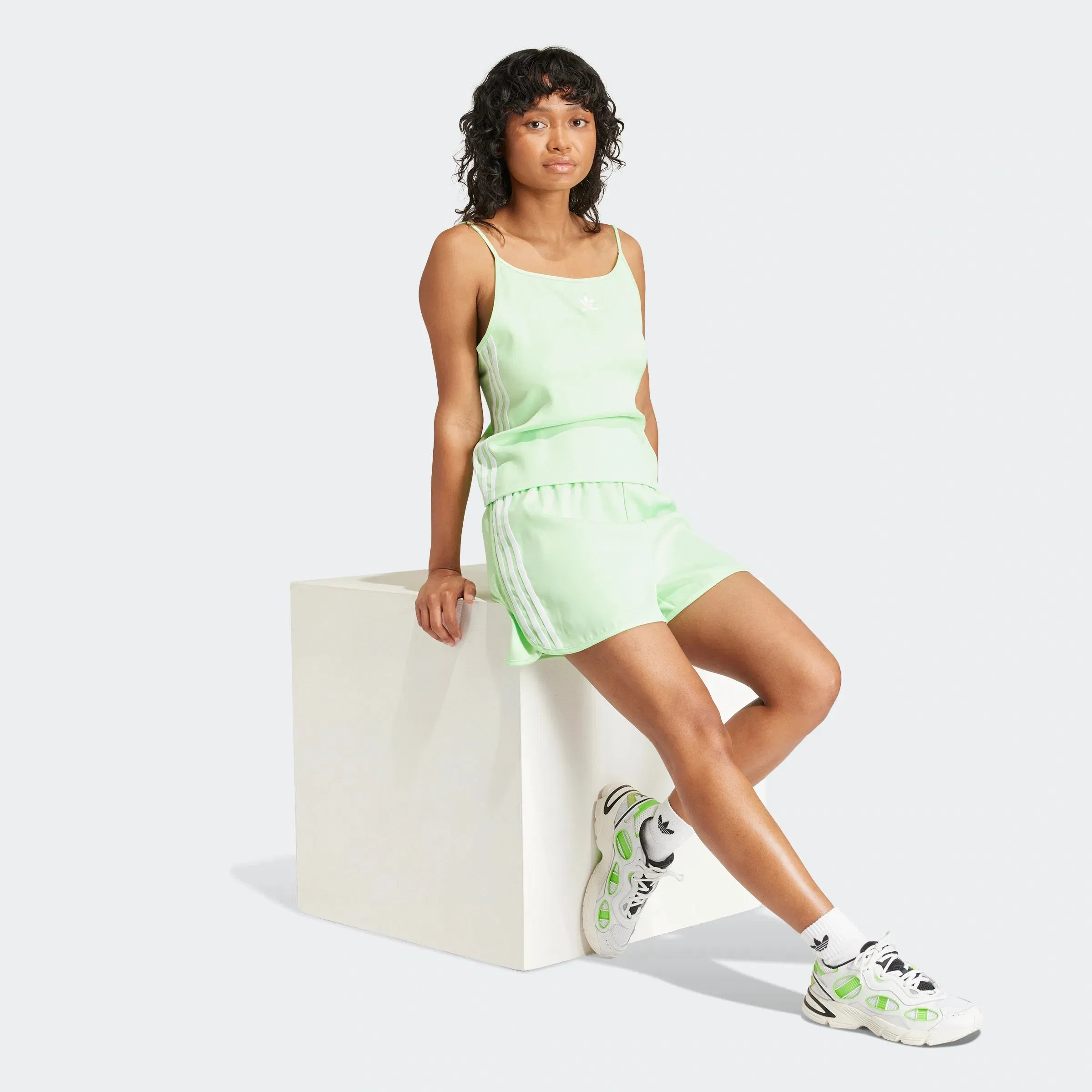 Adidas Satin Sprint Shorts W - Semi Green Spark