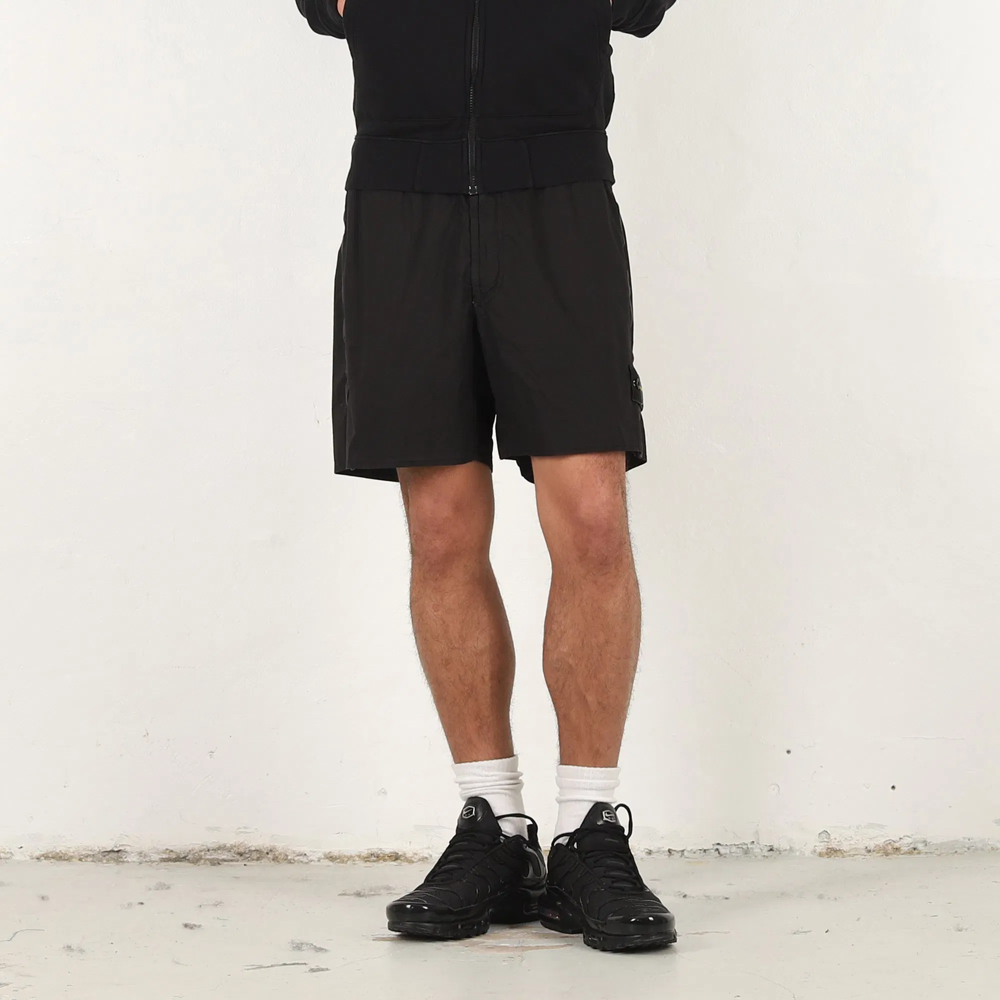 Stone Island L100001 Shorts - Black