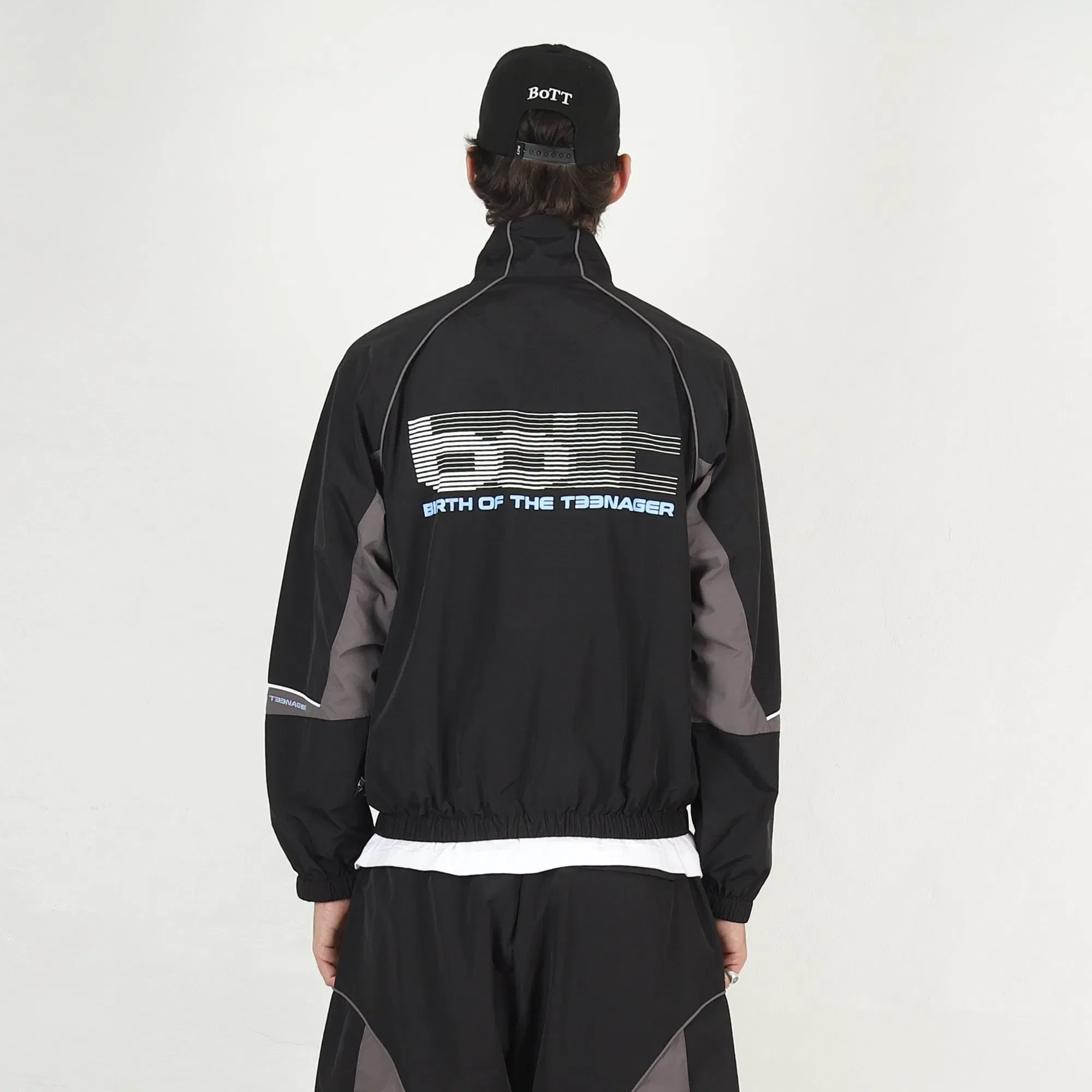 Bott Raglan Track Jacket - Black