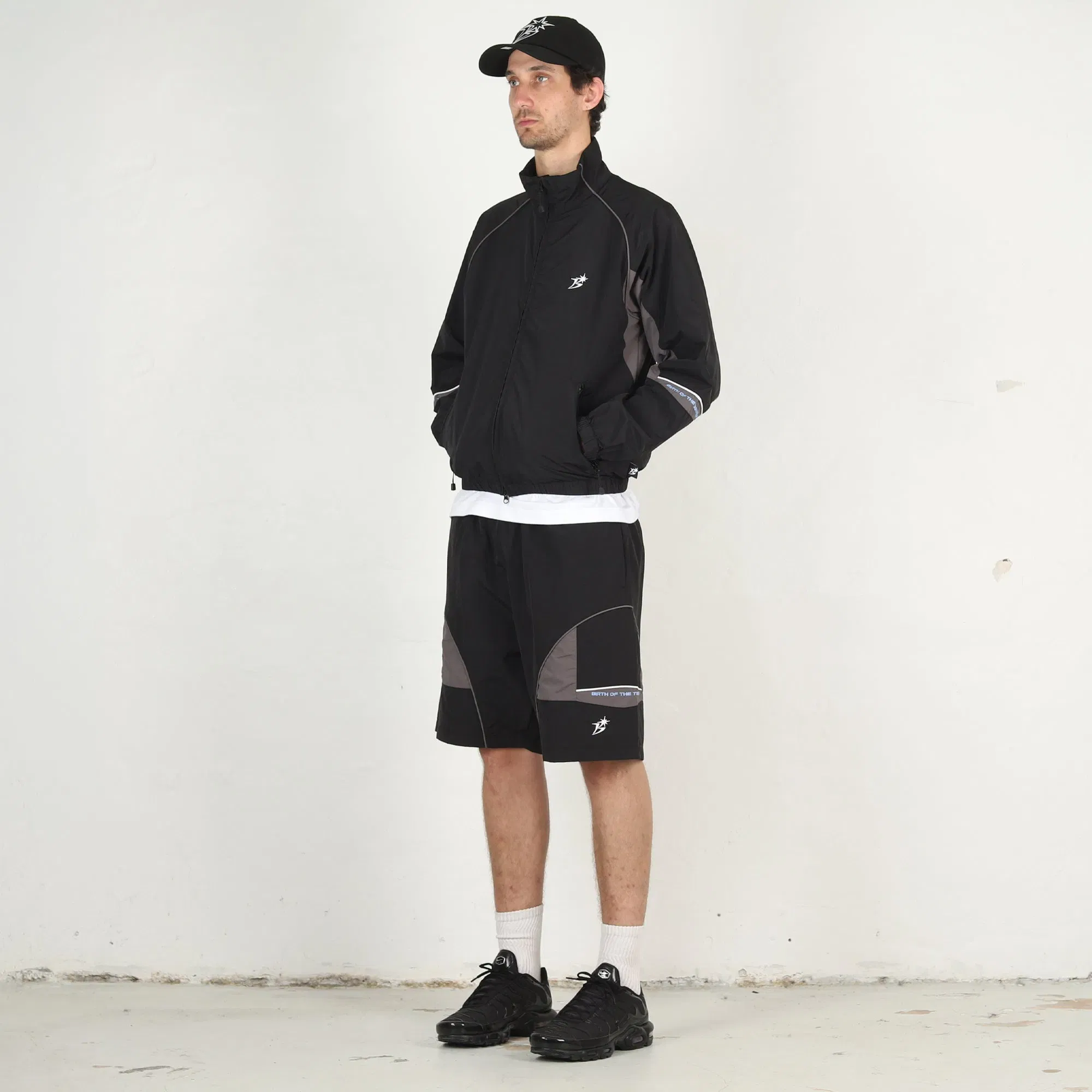 Bott Raglan Track Jacket - Black