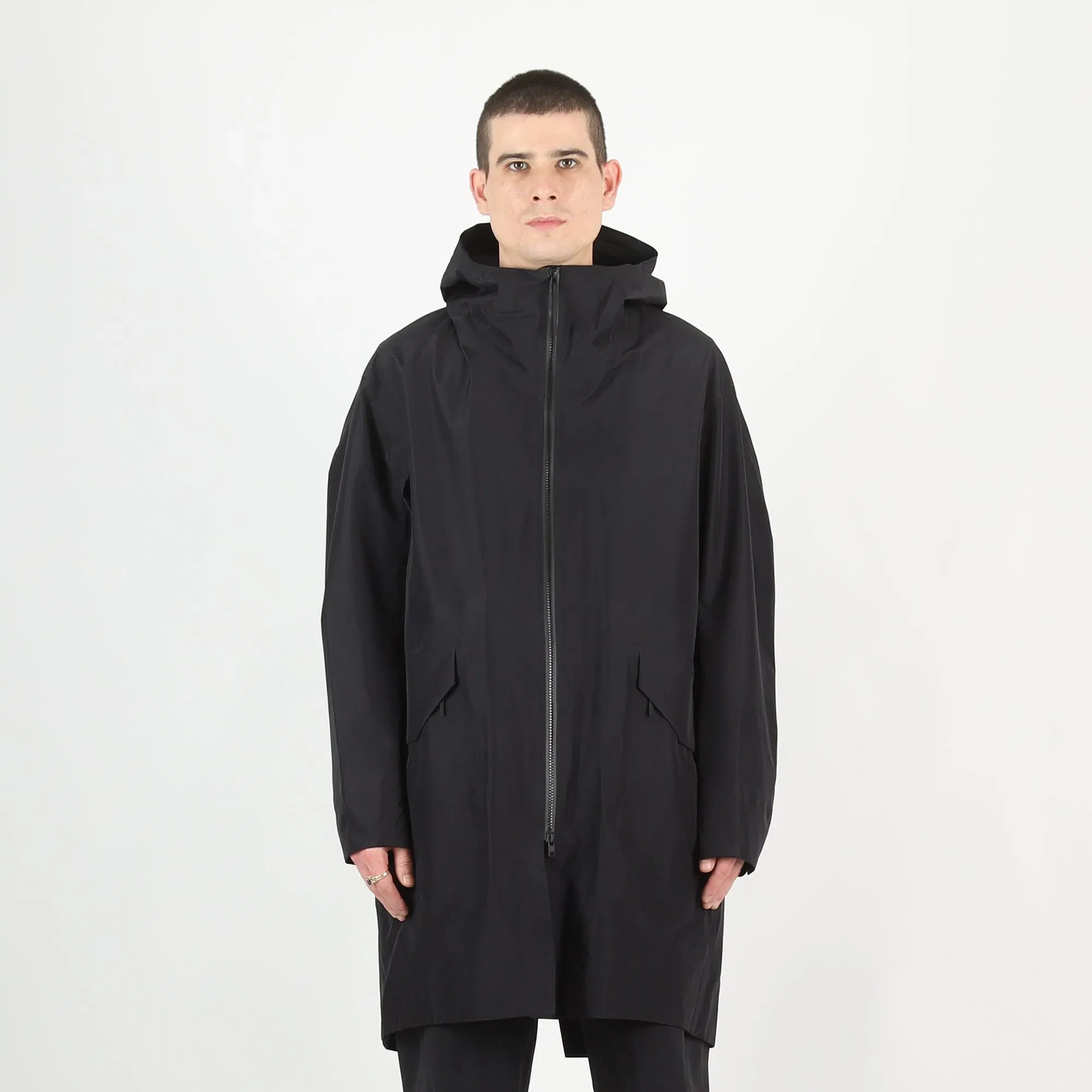 Veilance Monitor Coat - Black