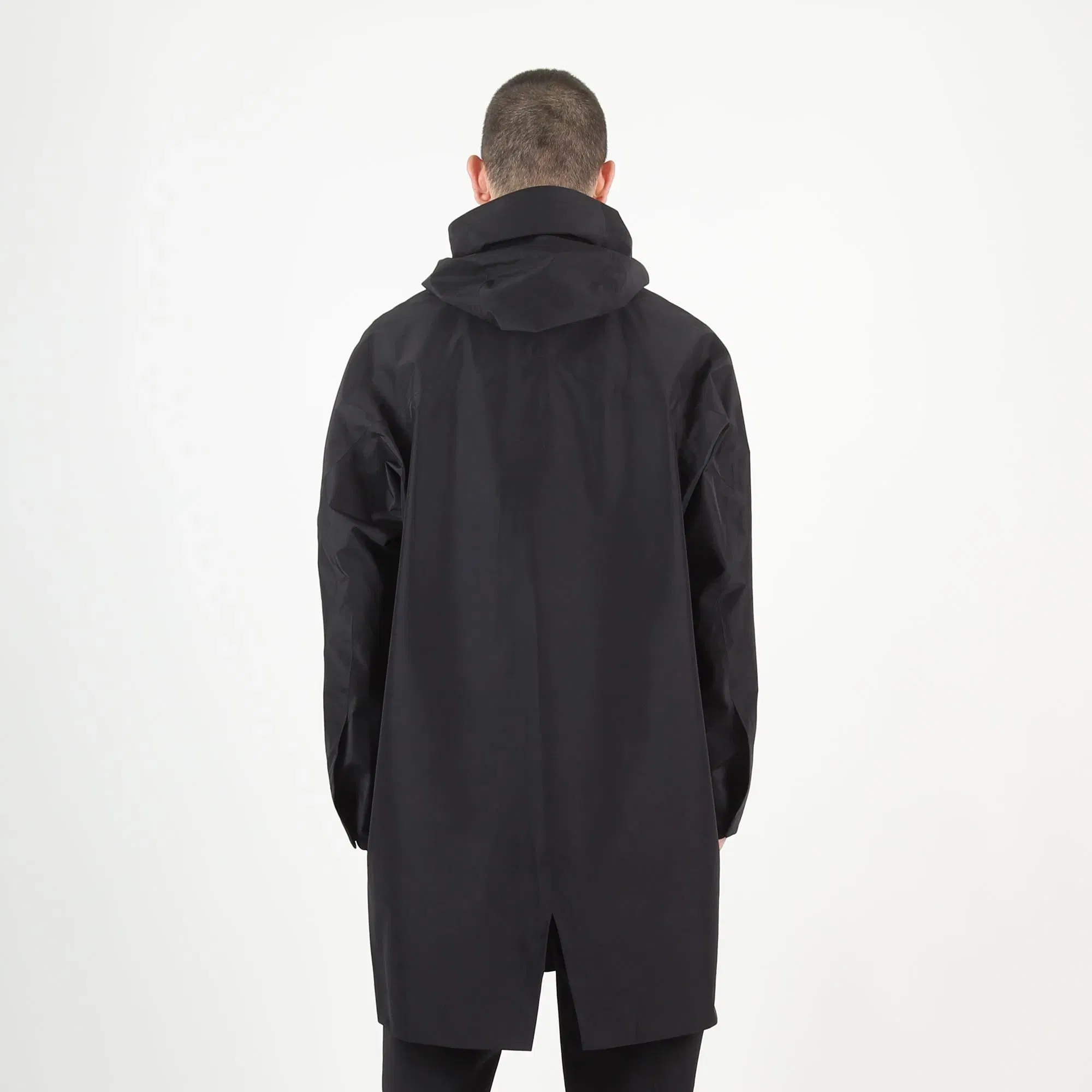 Veilance Monitor Coat - Black