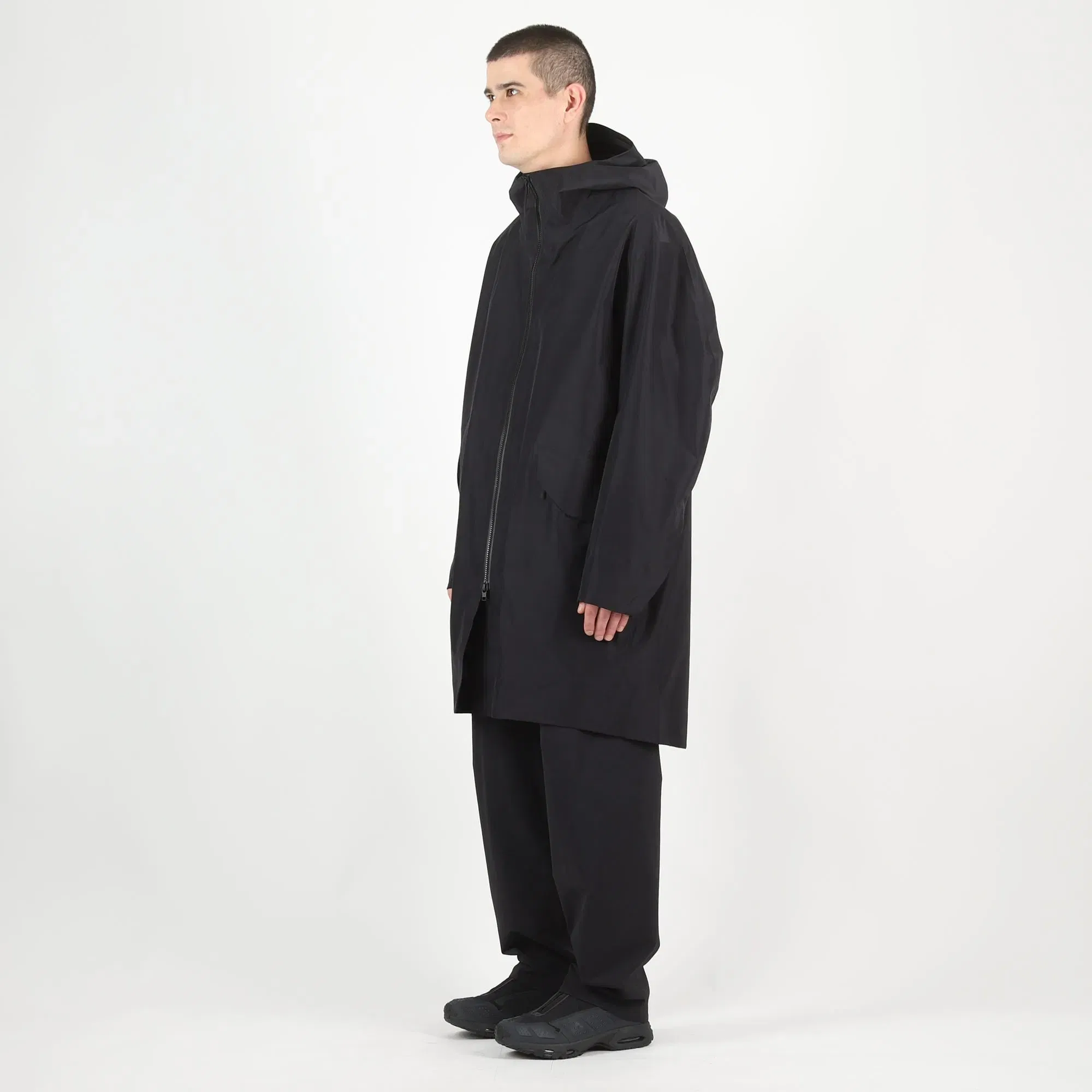 Veilance Monitor Coat - Black