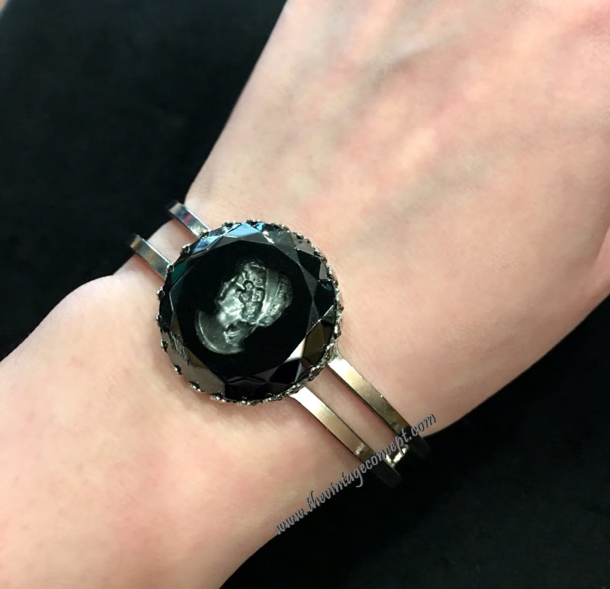 Vintage Concept HK 1950's Rhodium Plated Hematite Cameo Hinge Bangle