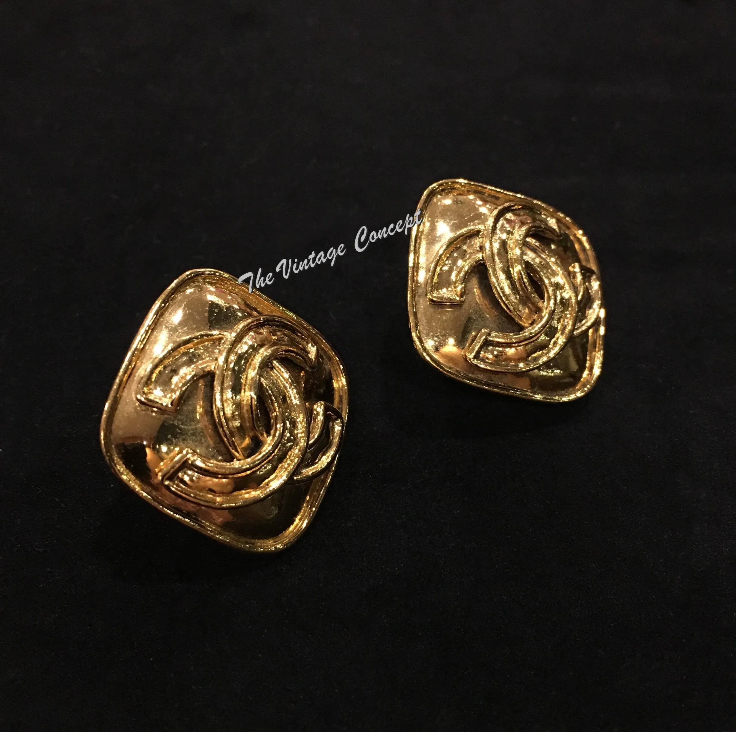 Chanel Gold Tone Diamond Shape w/ Logo Clip Earrings 94P