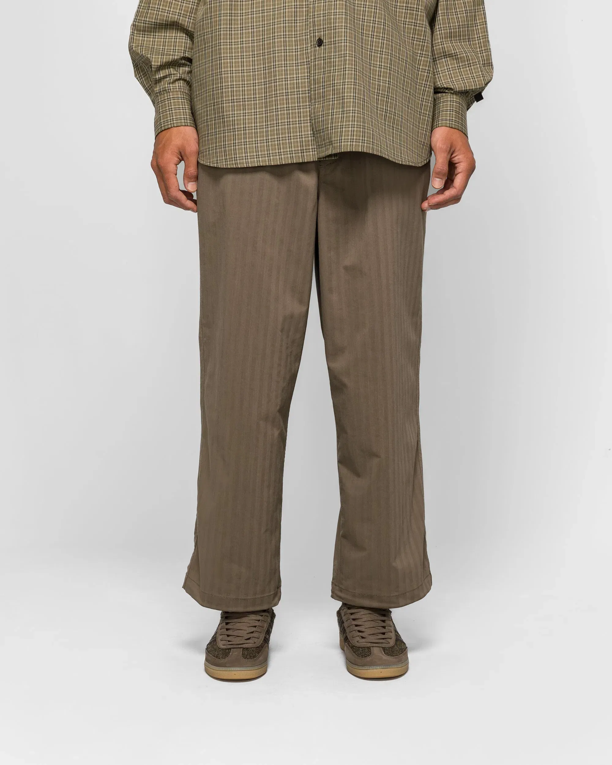 DAIWA PIER39 Tech Easy Trousers Herringbone - Sage Gray