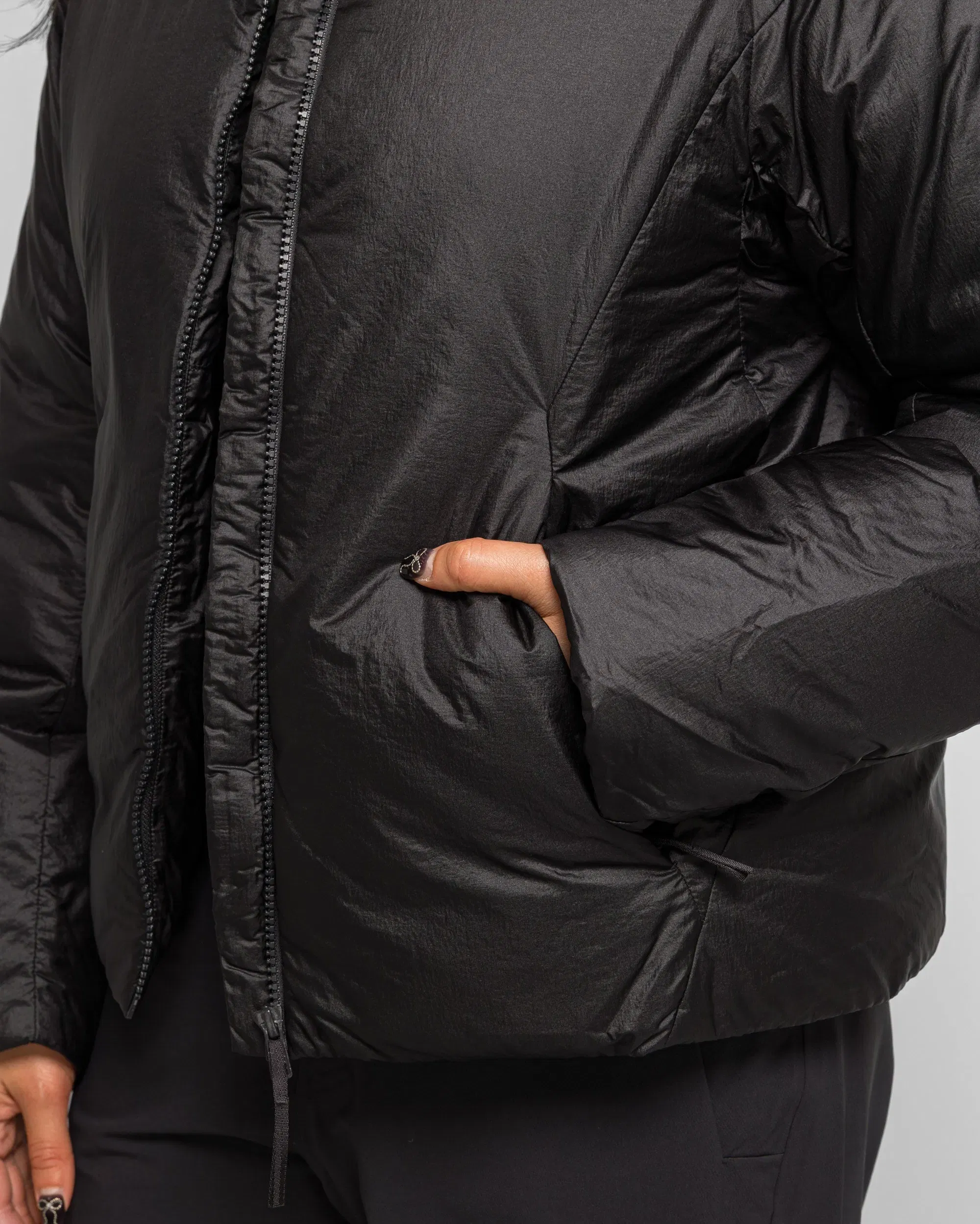 Veilance Womens Conduit Down Jacket - Black