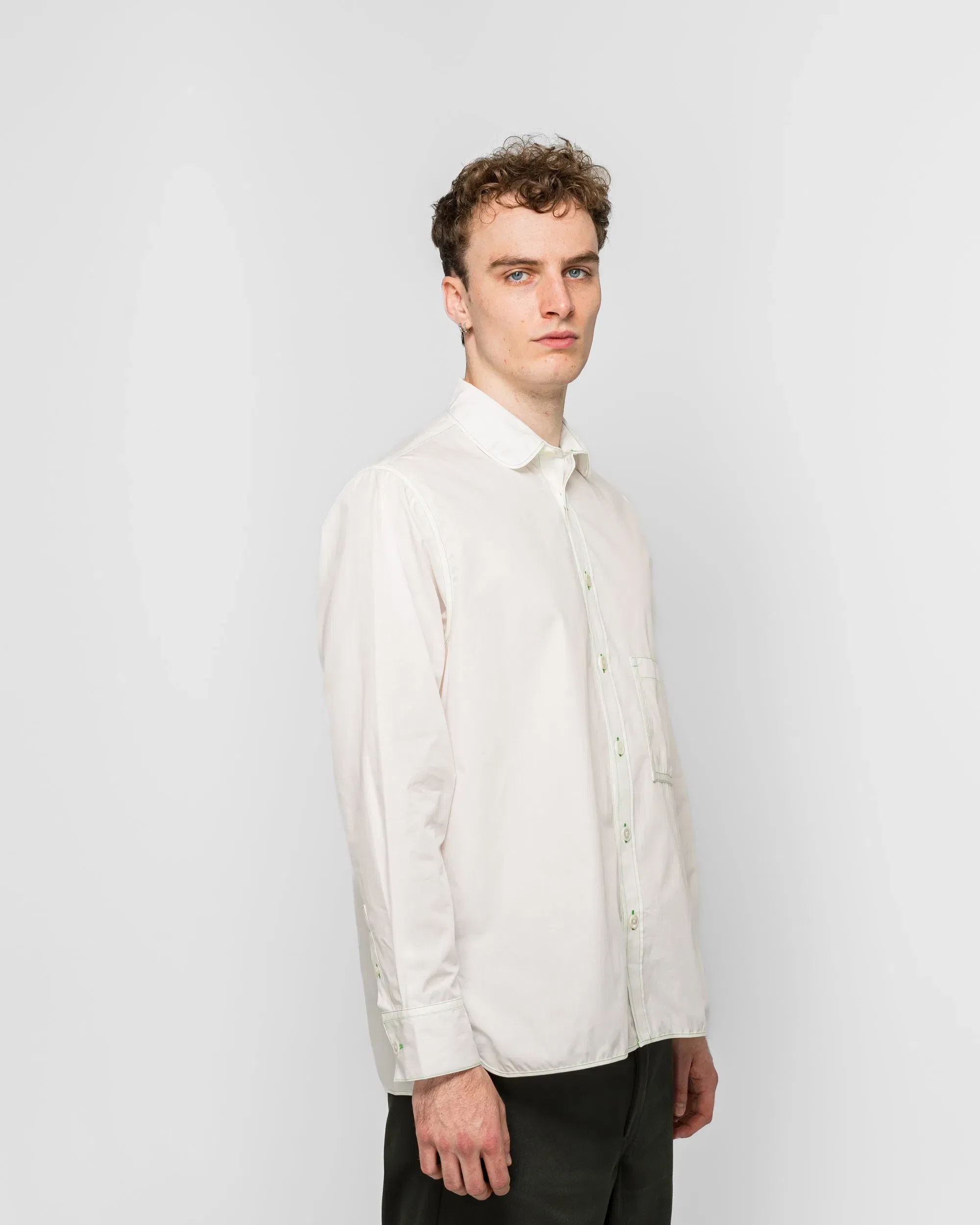 Dudley Coppice The Gardeners Shirt - Hydrangea White Poplin Green Stitching
