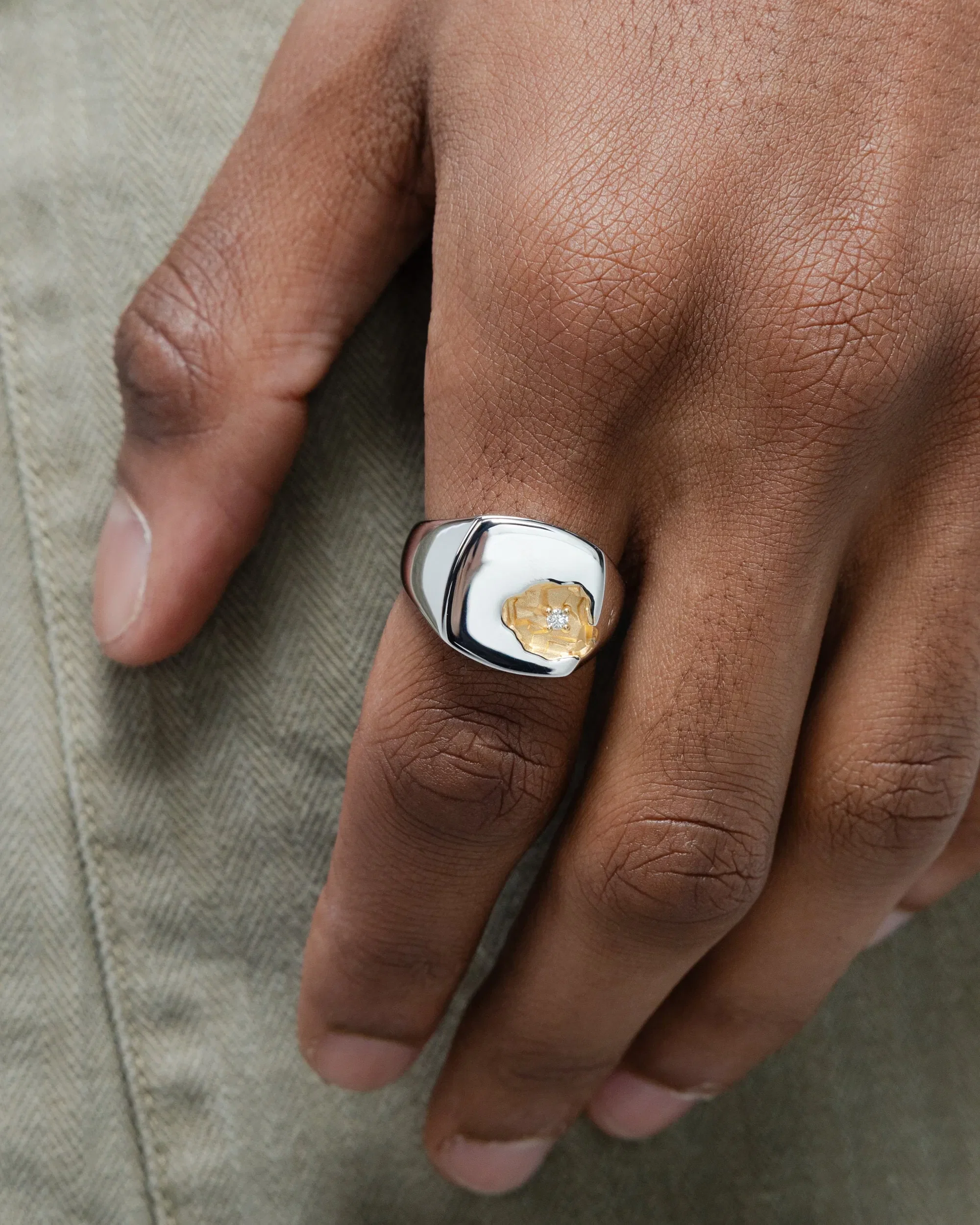 Tom Wood Mined Ring Large Diamond - 18K Gold/925 Silver