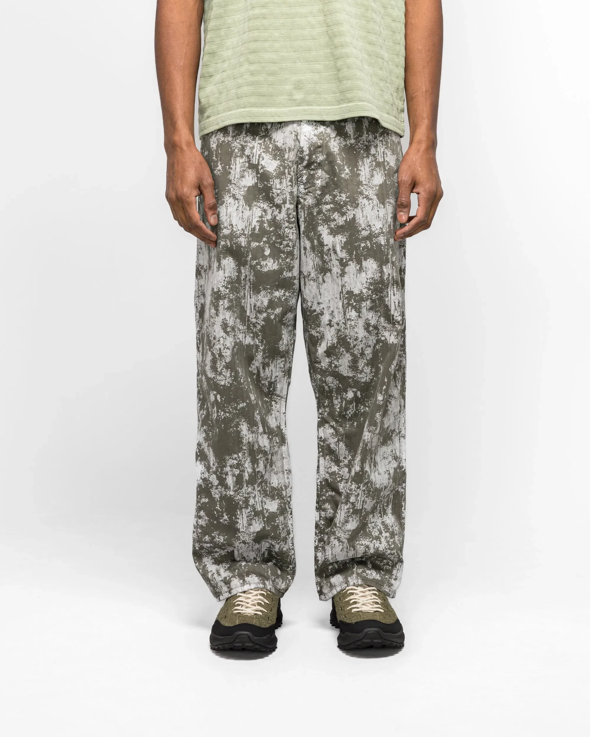 BEAMS PLUS P-Man Pants Supima Herringbone On Paint Print - Olive