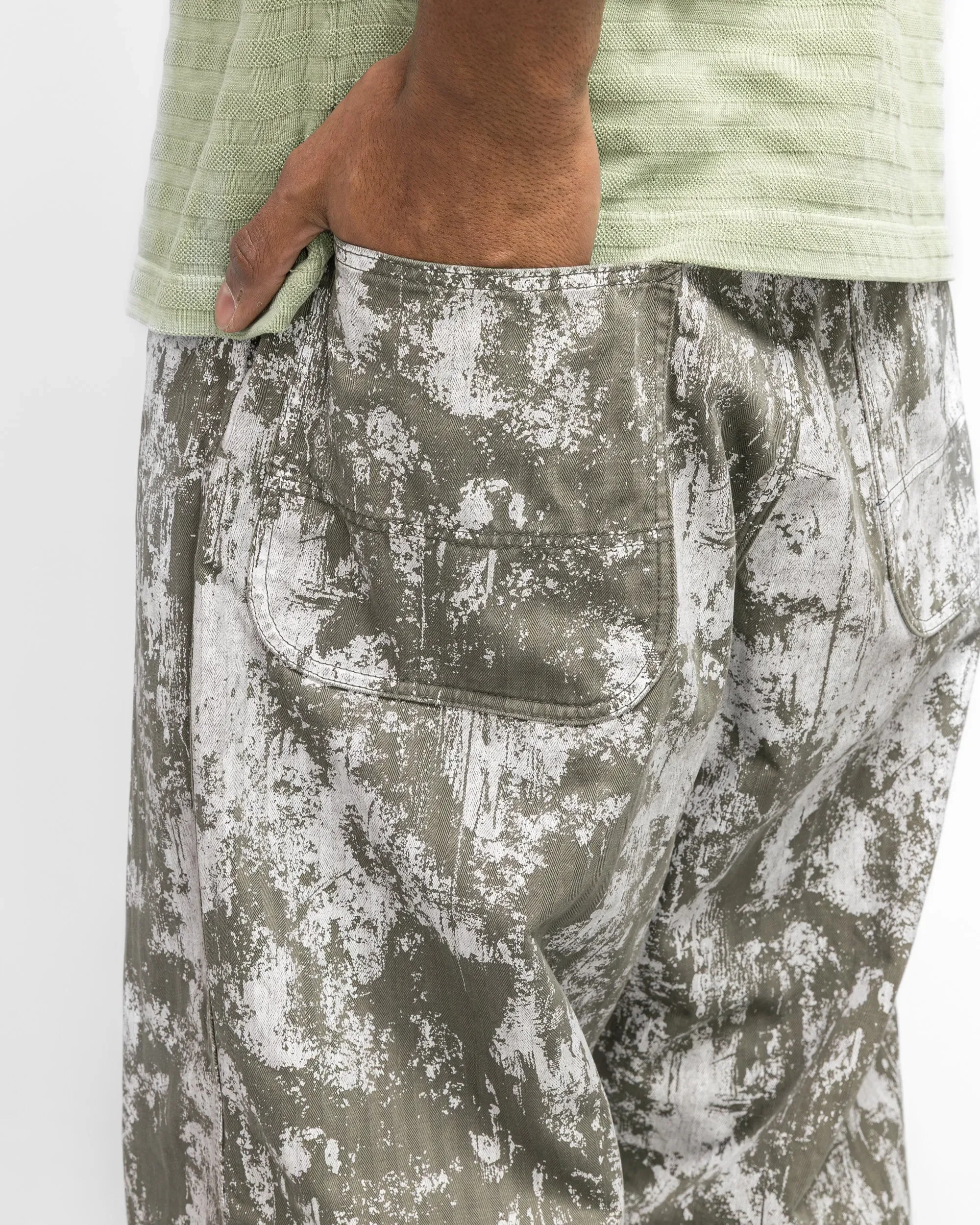 BEAMS PLUS P-Man Pants Supima Herringbone On Paint Print - Olive
