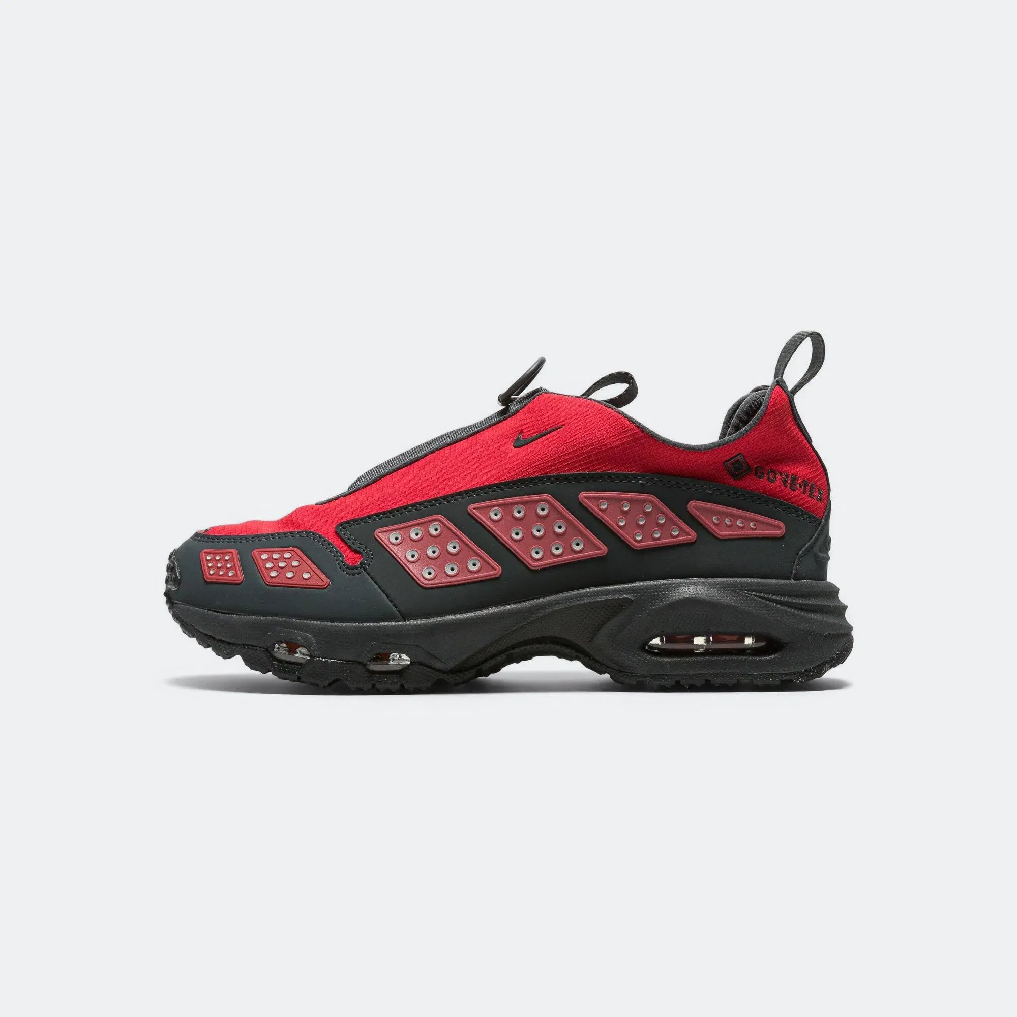 Nike Womens Air Max SNDR GORE-TEX - Hyper Crimson/Dk Smoke Grey-Fire Red