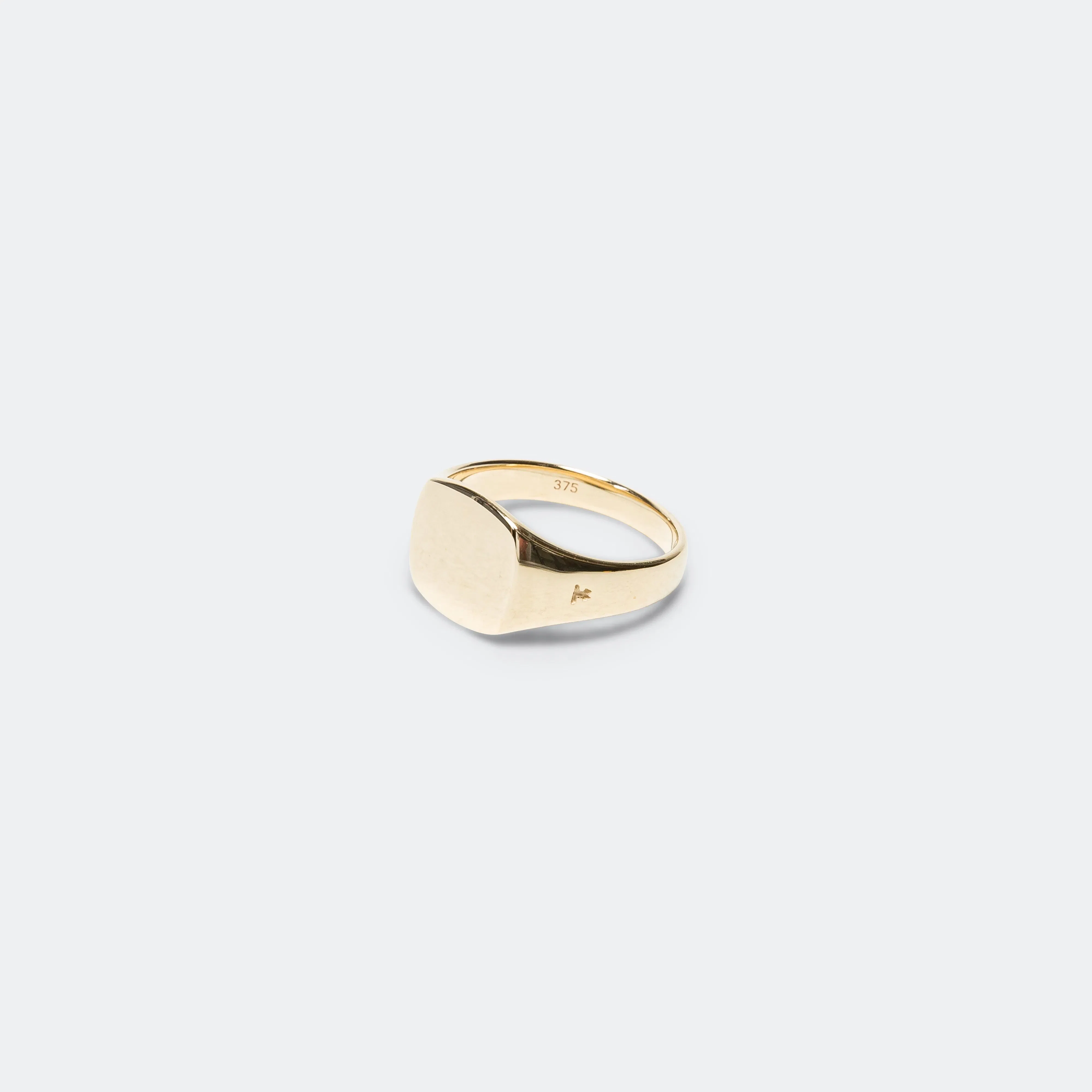 Tom Wood Mini Signet Cushion Ring - 9K Gold