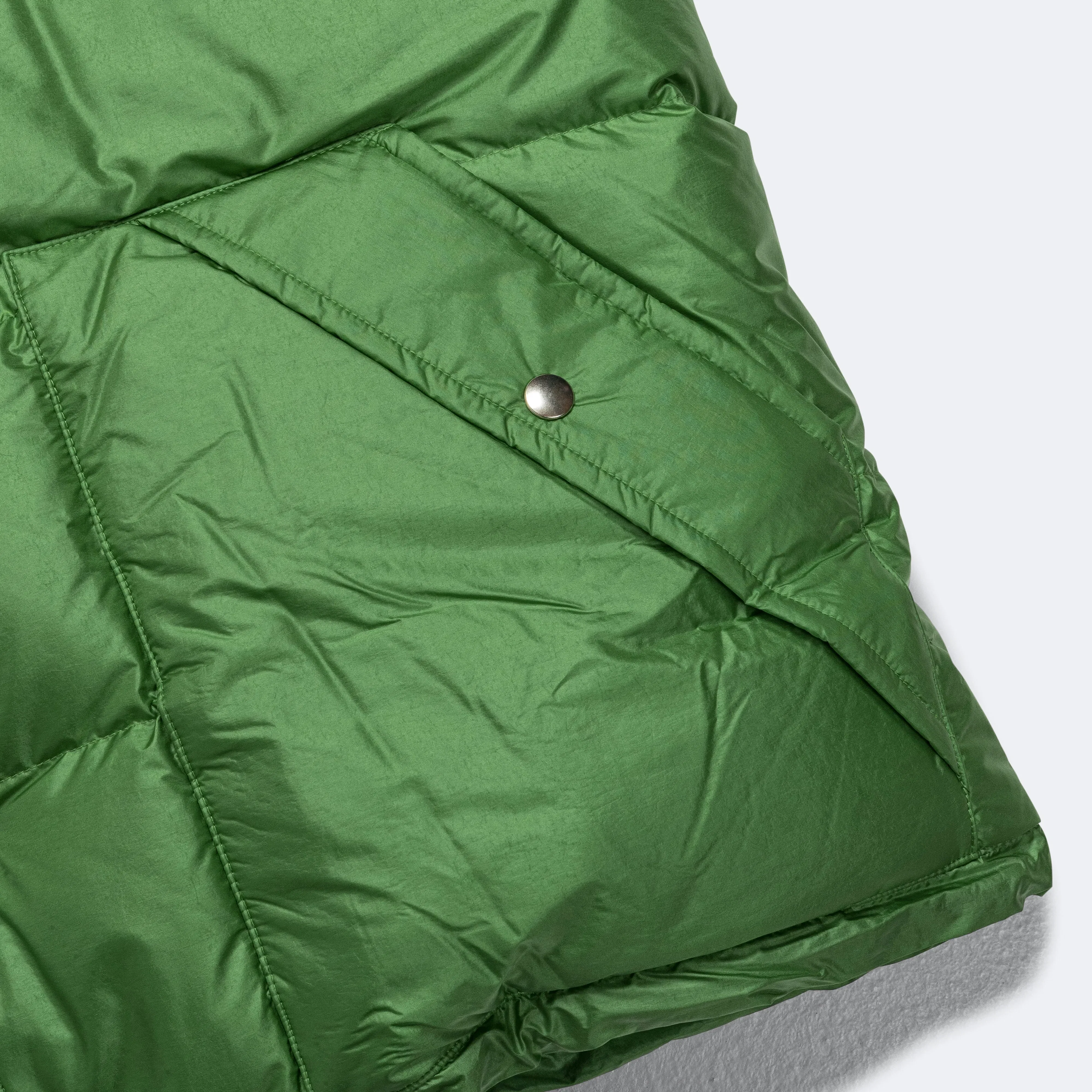 BEAMS PLUS Expedition Down Parka II - Kale/Eggplant